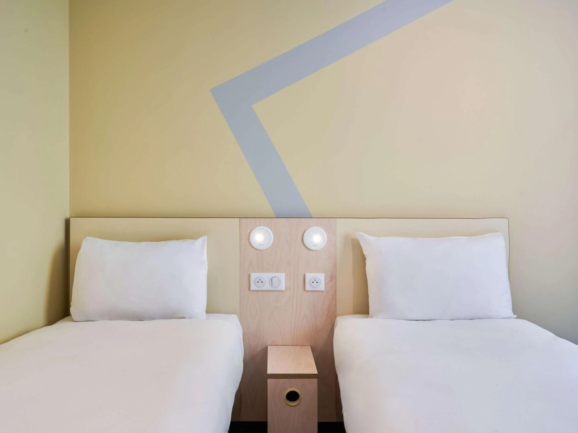 Magnifique chambre pour un séminaire d'entreprise à ibis budget Saint-Maurice - Saint-Maurice