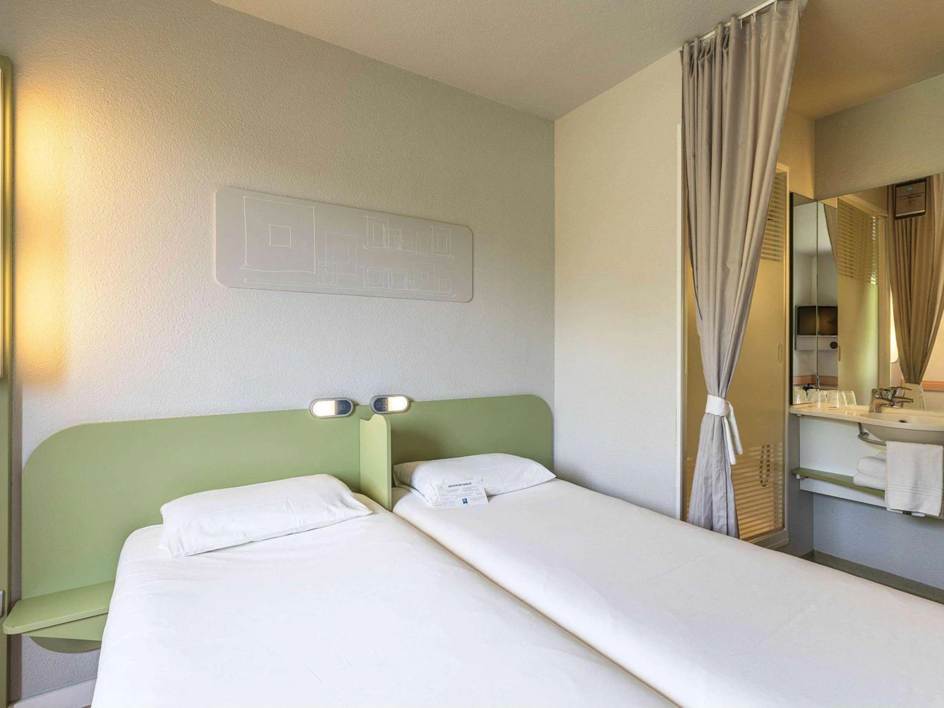 Magnifique chambre pour un séminaire d'entreprise à ibis budget Saint Pourcain - Saint-Pourçain-sur-Sioule