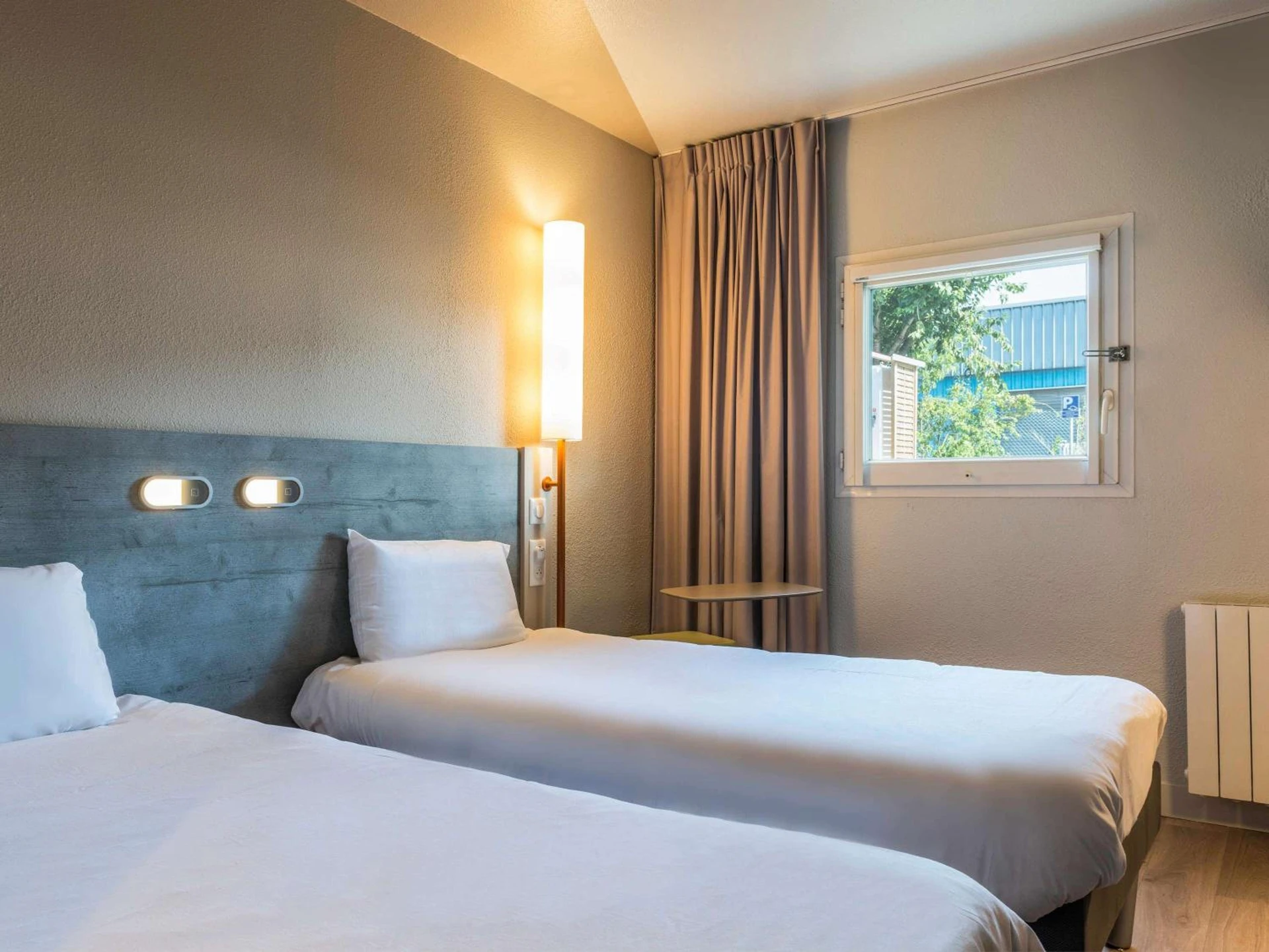 Chambre disponible pour un séminaire d'entreprise à ibis budget Senlis - Senlis