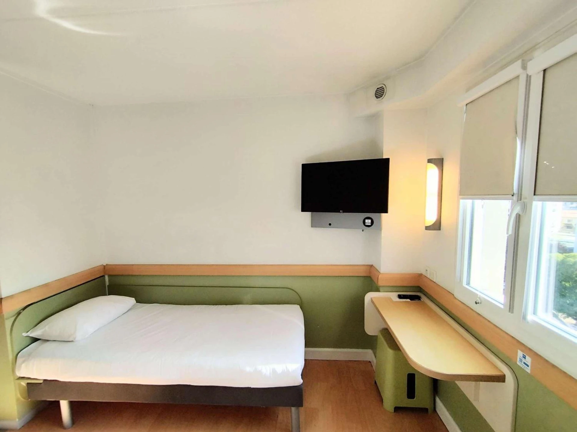Magnifique chambre pour un séminaire d'entreprise à Ibis Budget Toulon Centre - Toulon