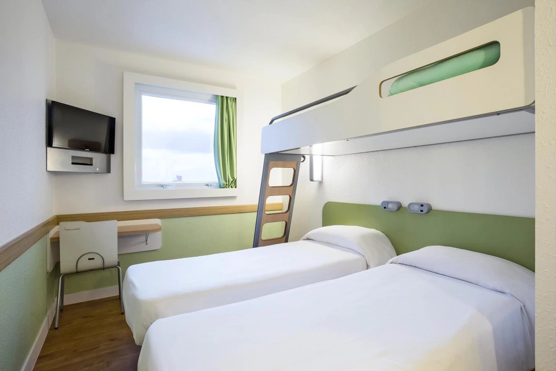 Chambre disponible pour un séminaire d'entreprise à ibis budget Tours Nord - Tours