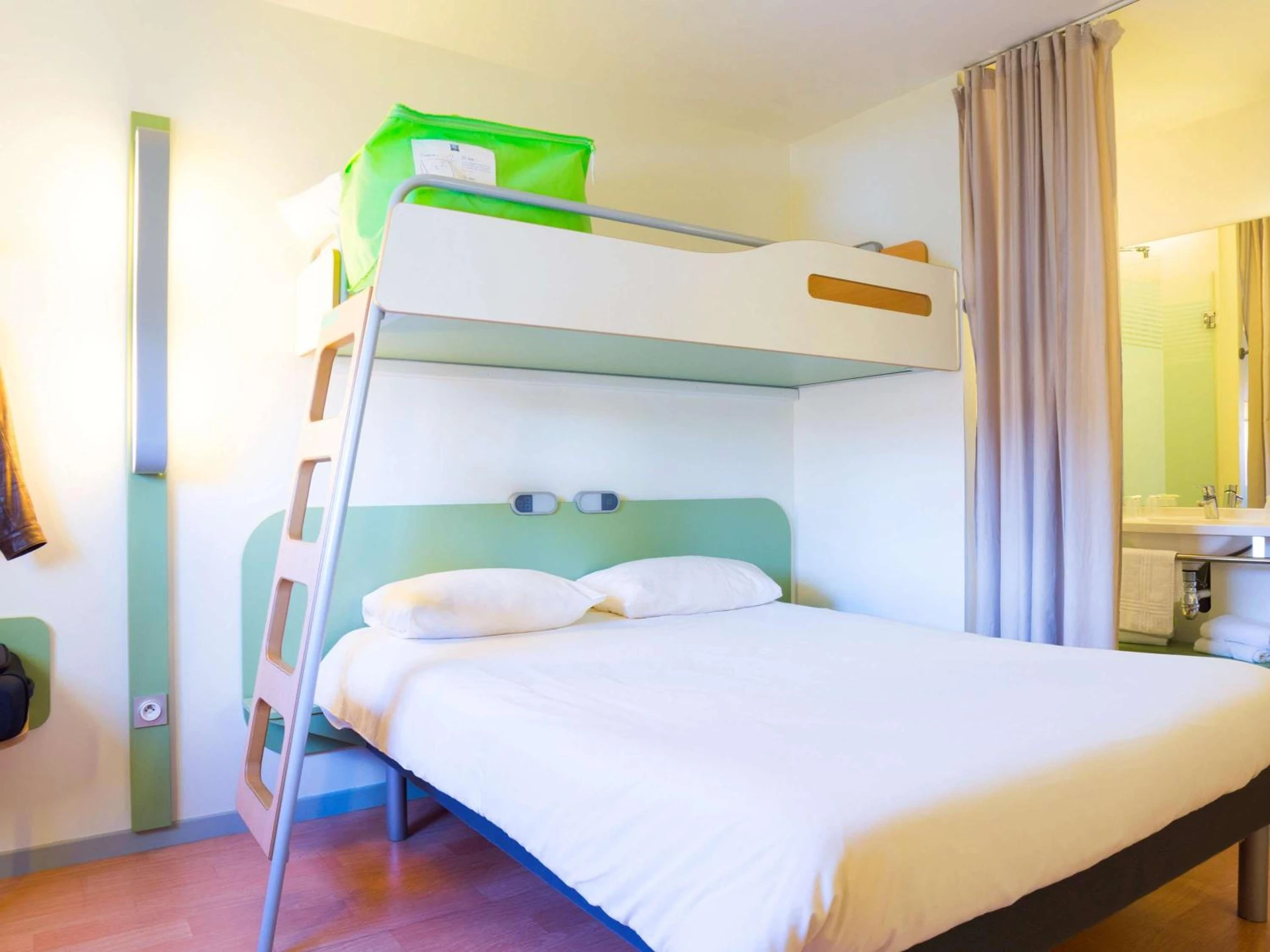 Chambre disponible pour un séminaire d'entreprise à Ibis Budget Valence Sud - Valence