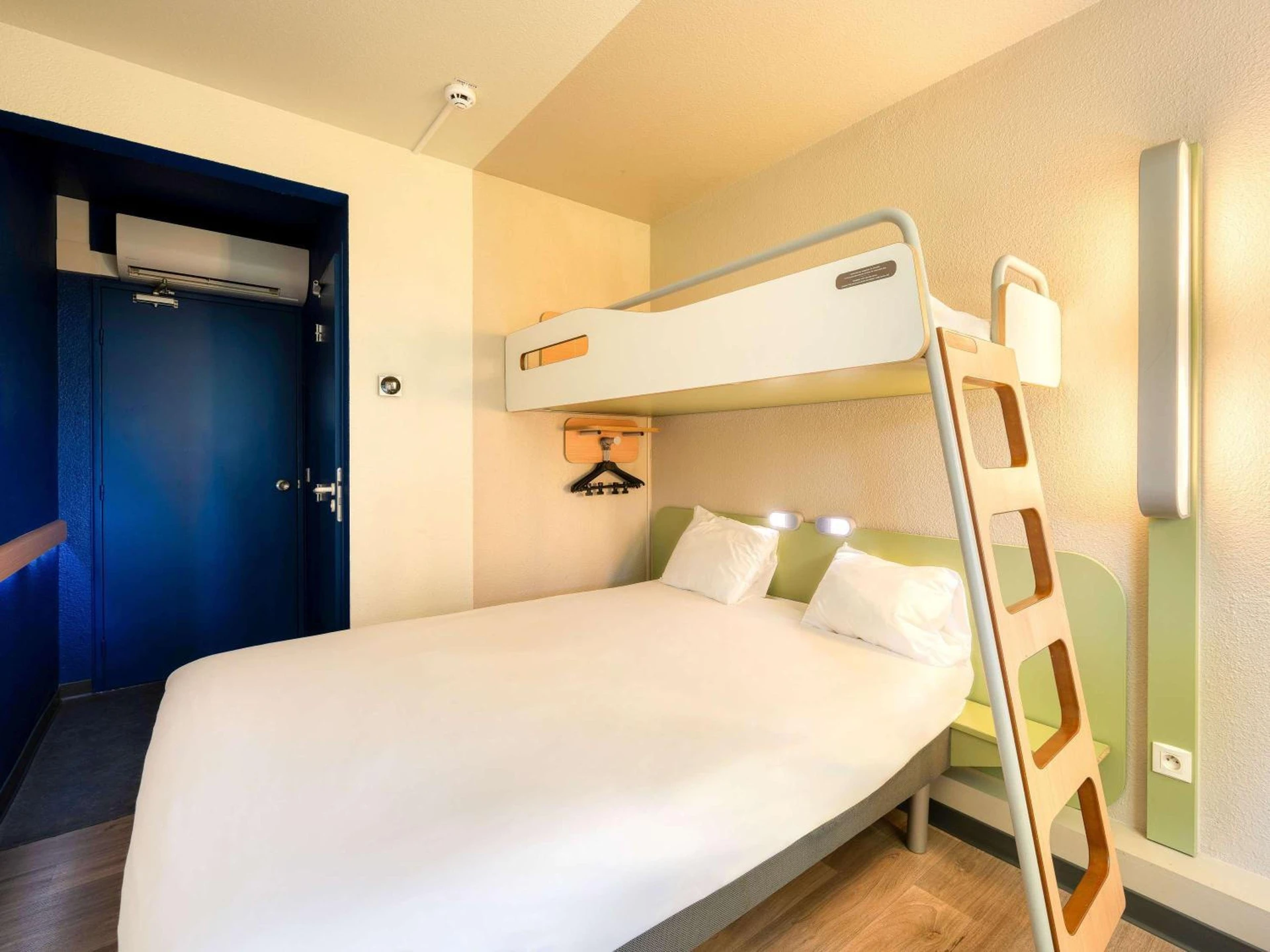 Chambre disponible pour un séminaire d'entreprise à ibis budget Versailles - Trappes - Trappes