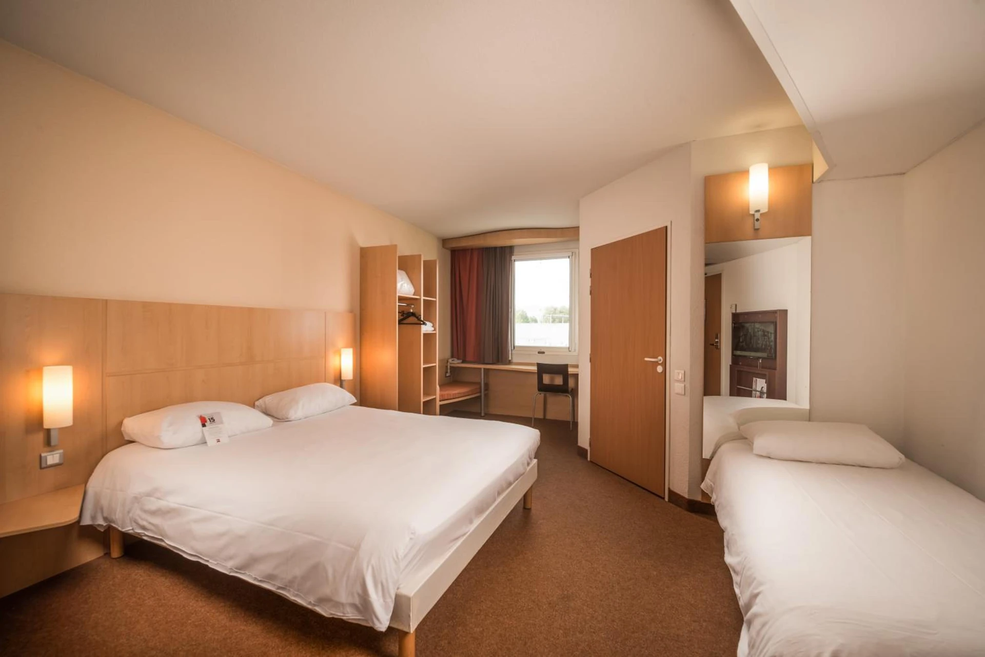 Chambre disponible pour un séminaire d'entreprise à ibis Cannes Mandelieu - Mandelieu-la-Napoule