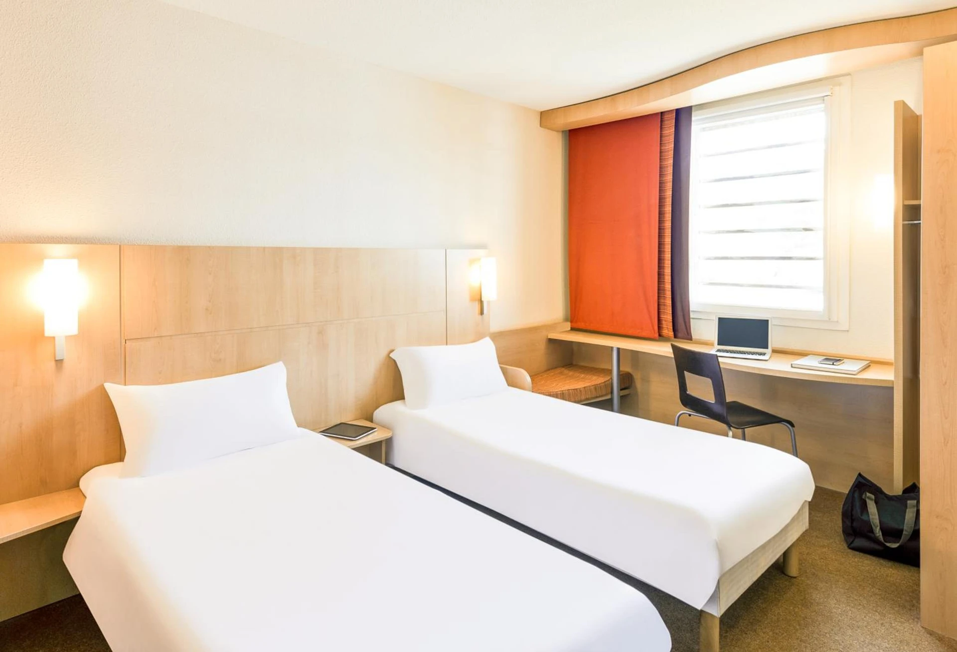 Chambre disponible pour un séminaire d'entreprise à ibis Cannes Mandelieu - Mandelieu-la-Napoule