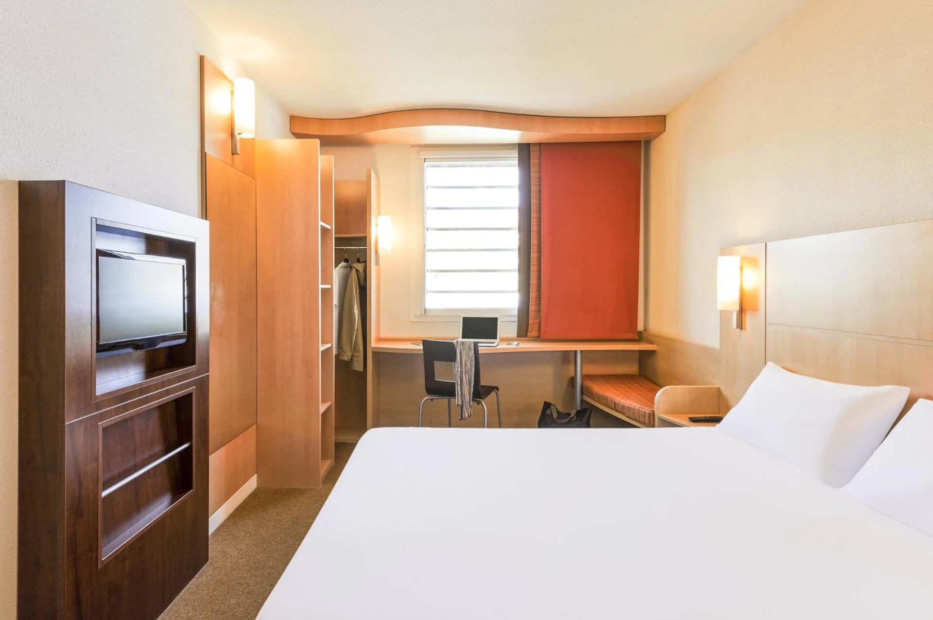 Chambre disponible pour un séminaire d'entreprise à ibis Cannes Mandelieu - Mandelieu-la-Napoule