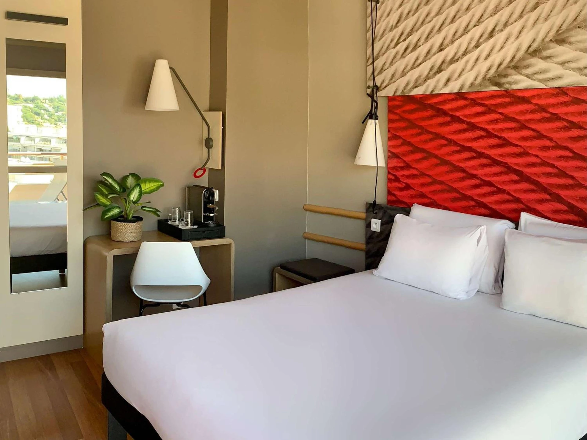 Chambre disponible pour un séminaire d'entreprise à ibis Cannes Plage La Bocca - Cannes