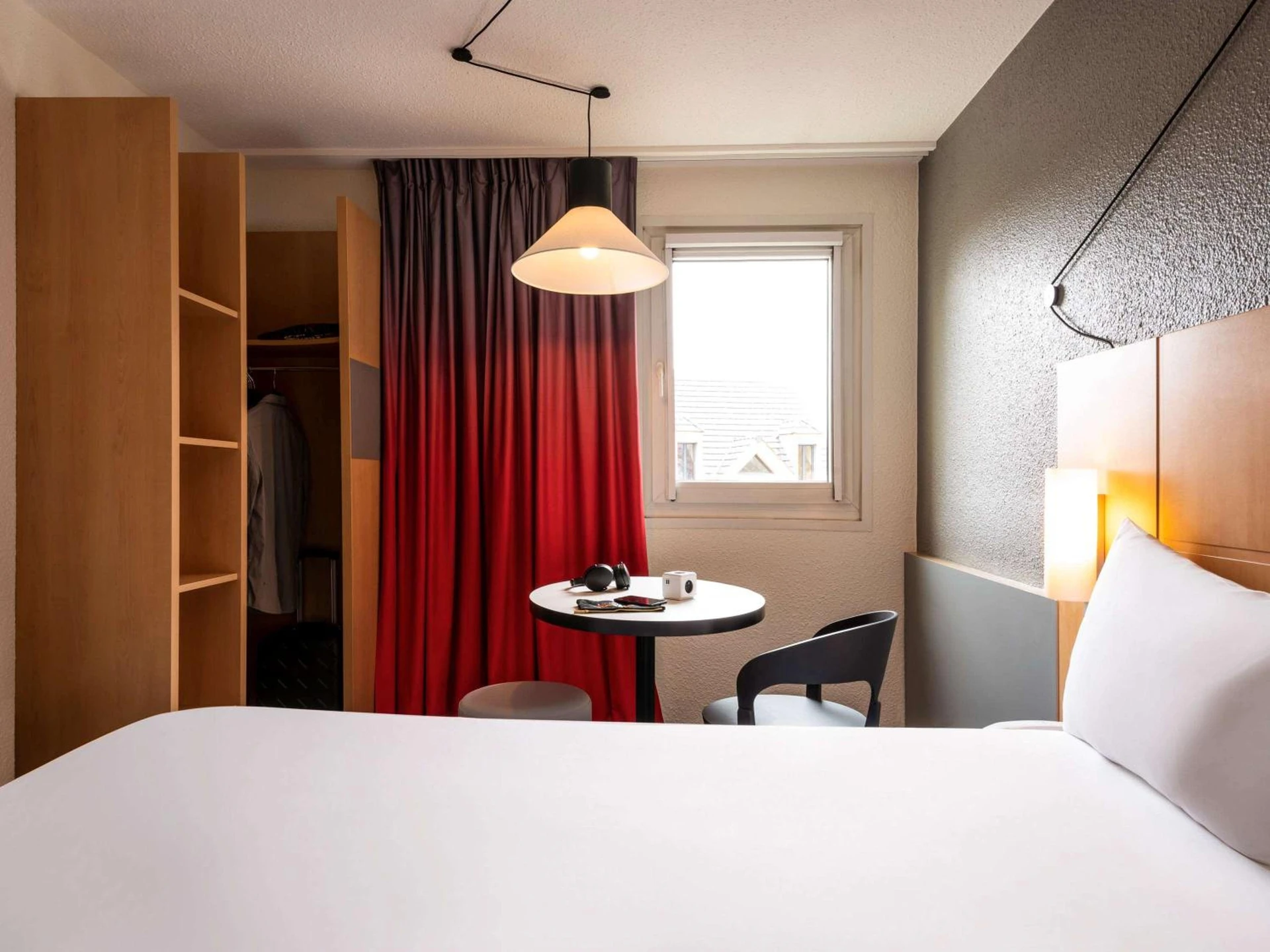Chambre disponible pour un séminaire d'entreprise à ibis Cergy Pontoise Le Port - Cergy