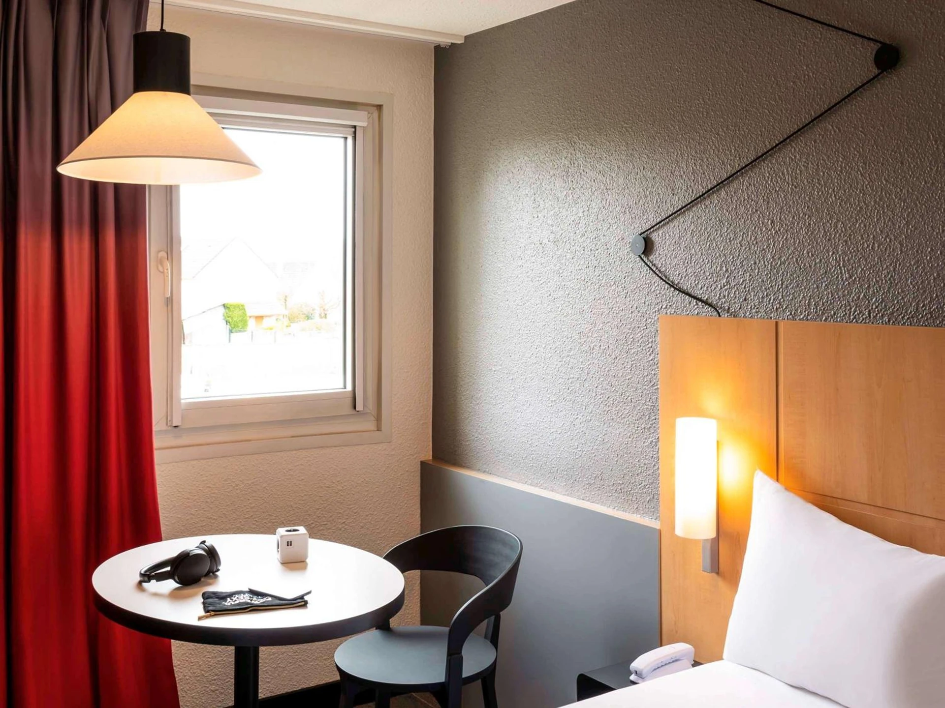 Chambre disponible pour un séminaire d'entreprise à ibis Cergy Pontoise Le Port - Cergy