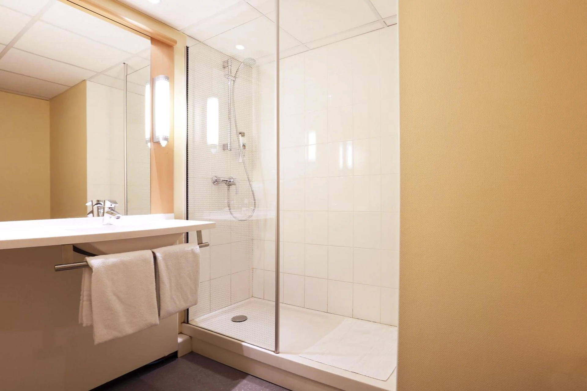 Chambre disponible pour un séminaire d'entreprise à ibis Charleville Mézières - Villers-Semeuse