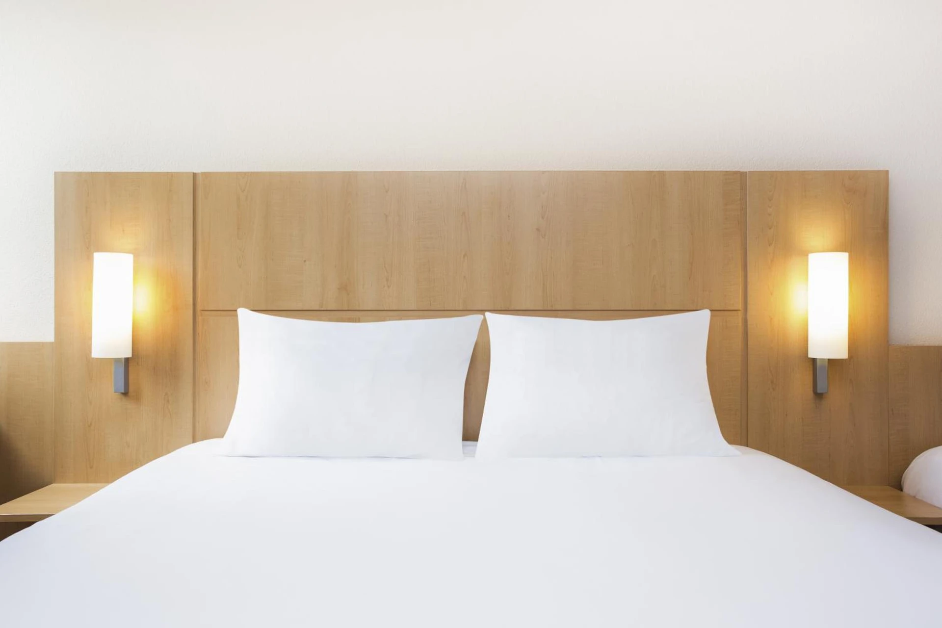 Magnifique chambre pour un séminaire d'entreprise à ibis Charleville Mézières - Villers-Semeuse
