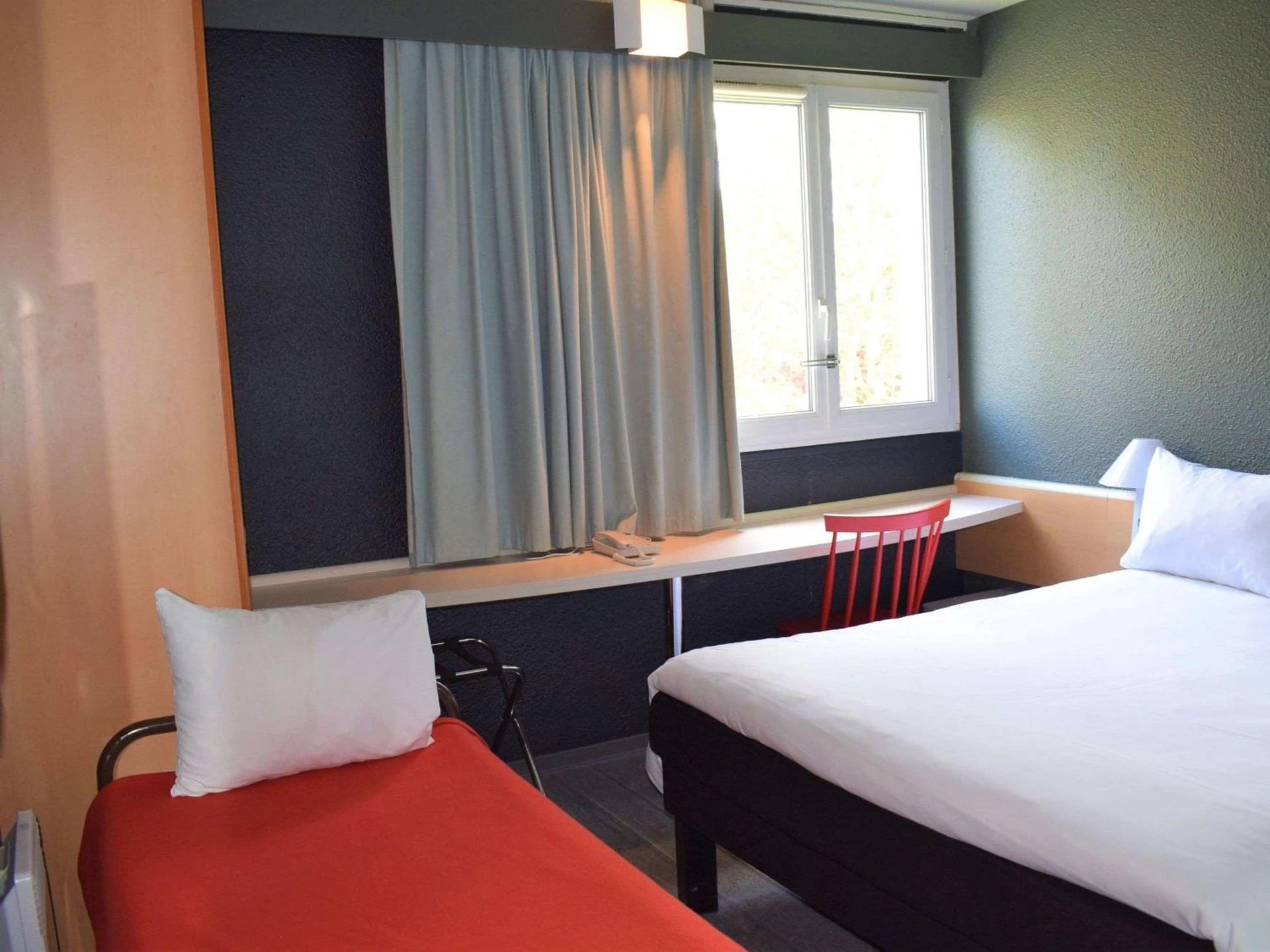 Magnifique chambre pour un séminaire d'entreprise à ibis Chartres Ouest Luce - Chartres