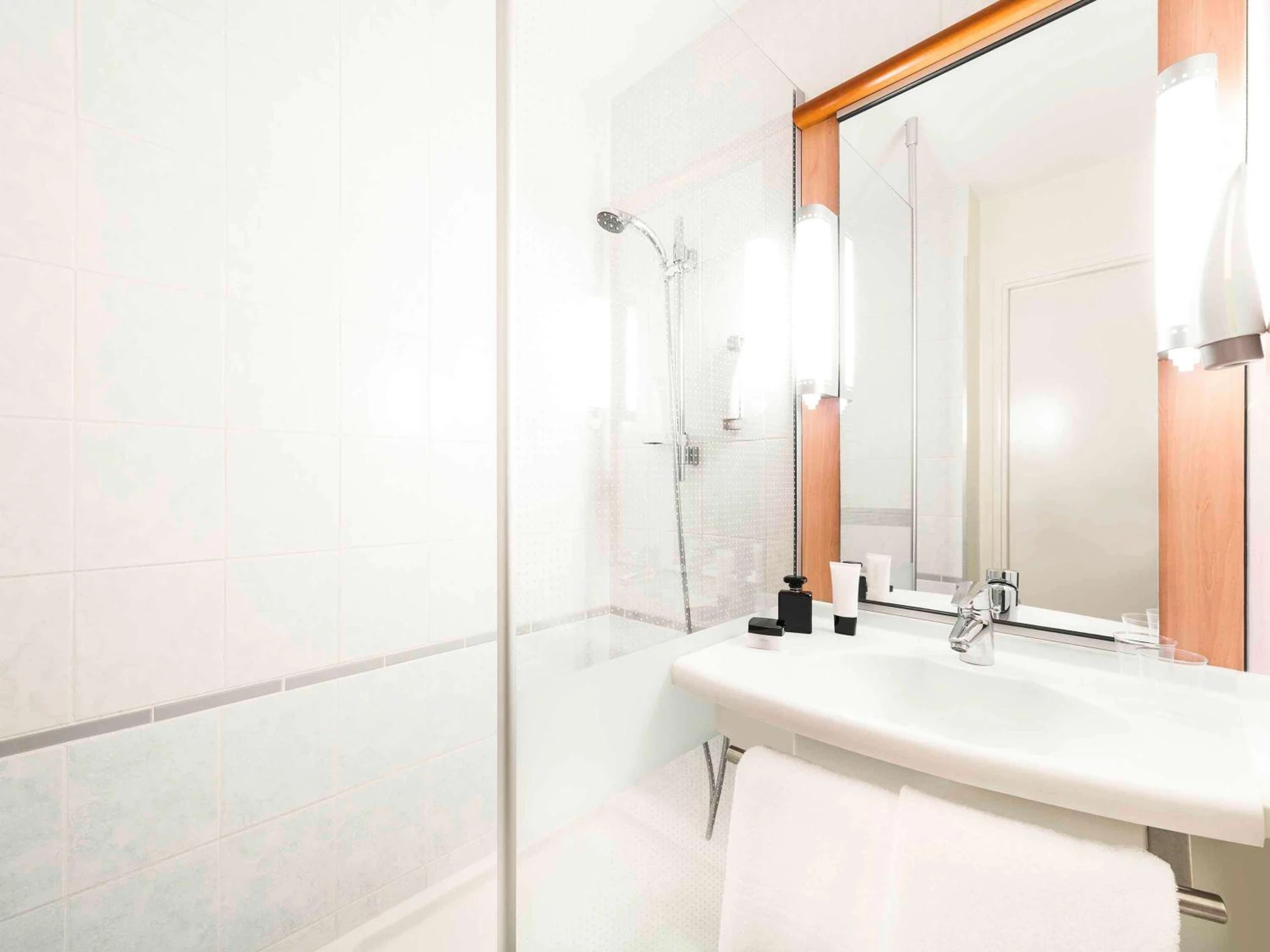 Magnifique chambre pour un séminaire d'entreprise à ibis Châtellerault - Châtellerault