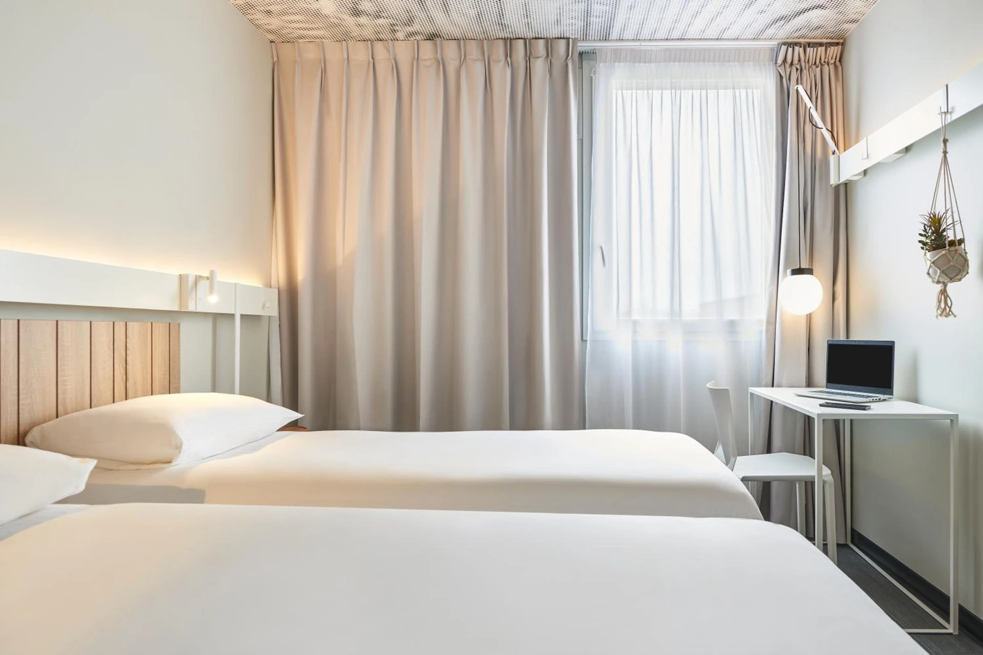 Chambre disponible pour un séminaire d'entreprise à ibis Clamart Paris Velizy - Clamart
