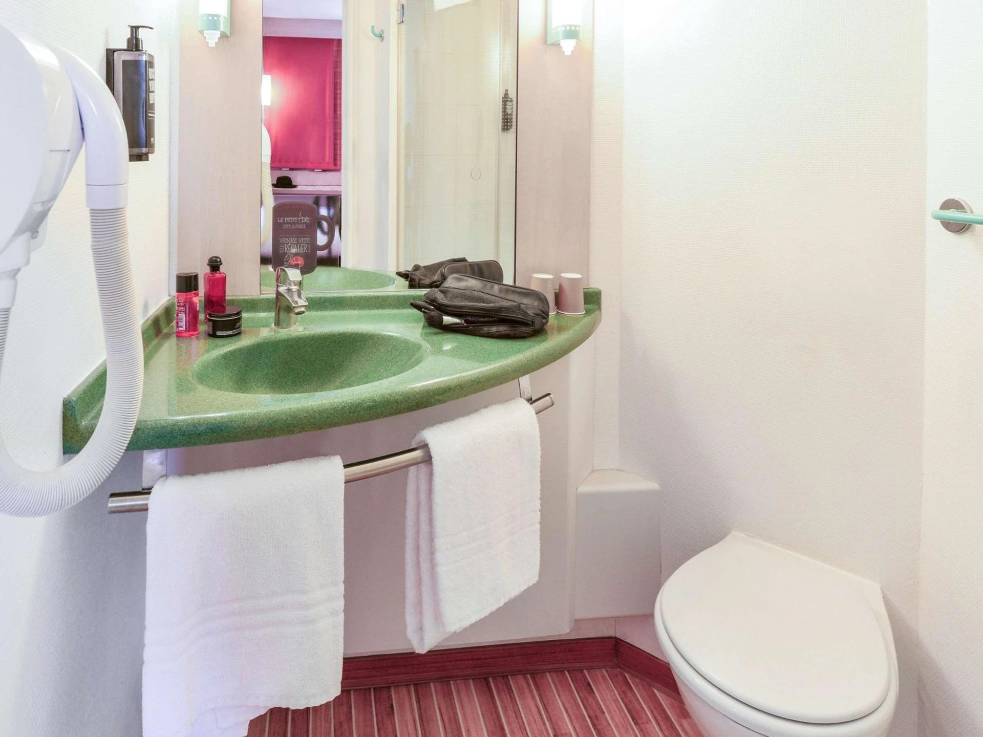 Magnifique chambre pour un séminaire d'entreprise à ibis Clermont Ferrand Montferrand - Clermont-Ferrand
