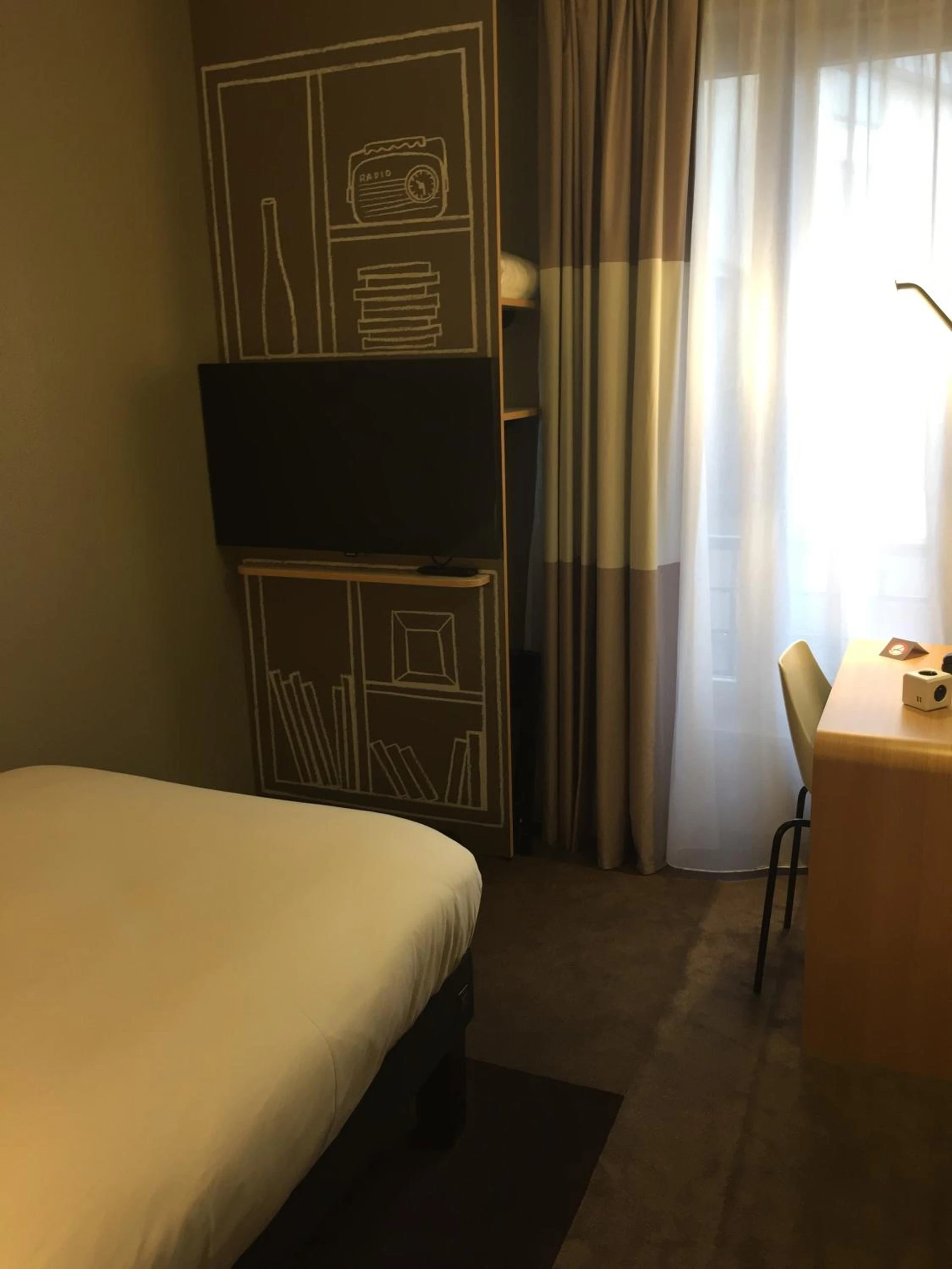 Magnifique chambre pour un séminaire d'entreprise à ibis Clichy Centre Mairie - Clichy