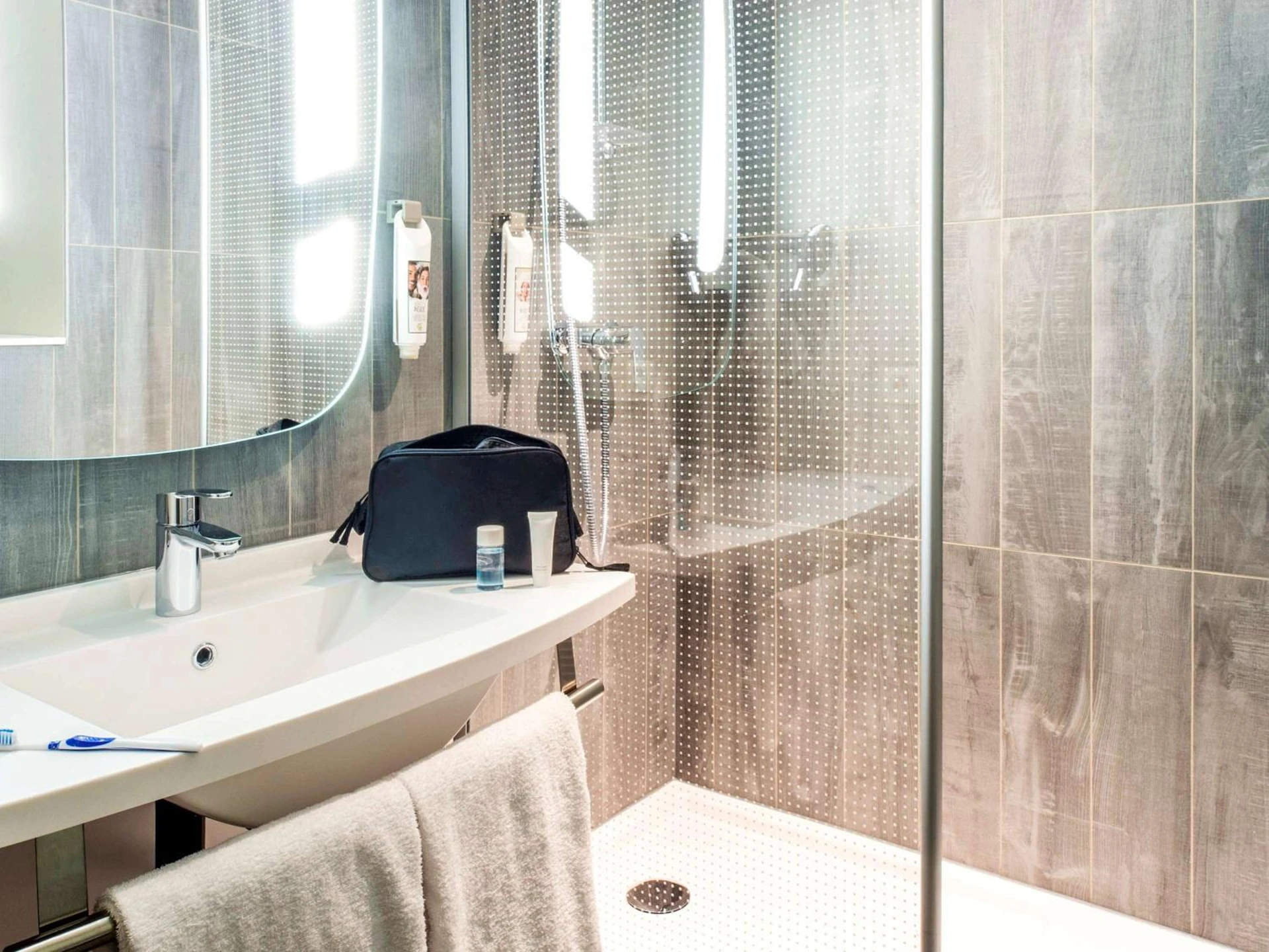 Chambre disponible pour un séminaire d'entreprise à ibis Dijon Gare - Dijon