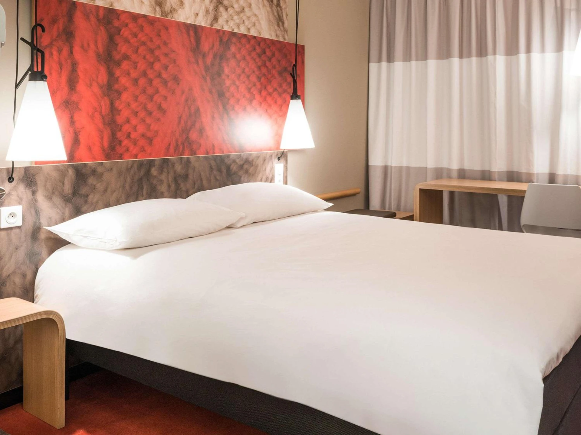 Chambre disponible pour un séminaire d'entreprise à ibis Dole Sud Choisey - Dole