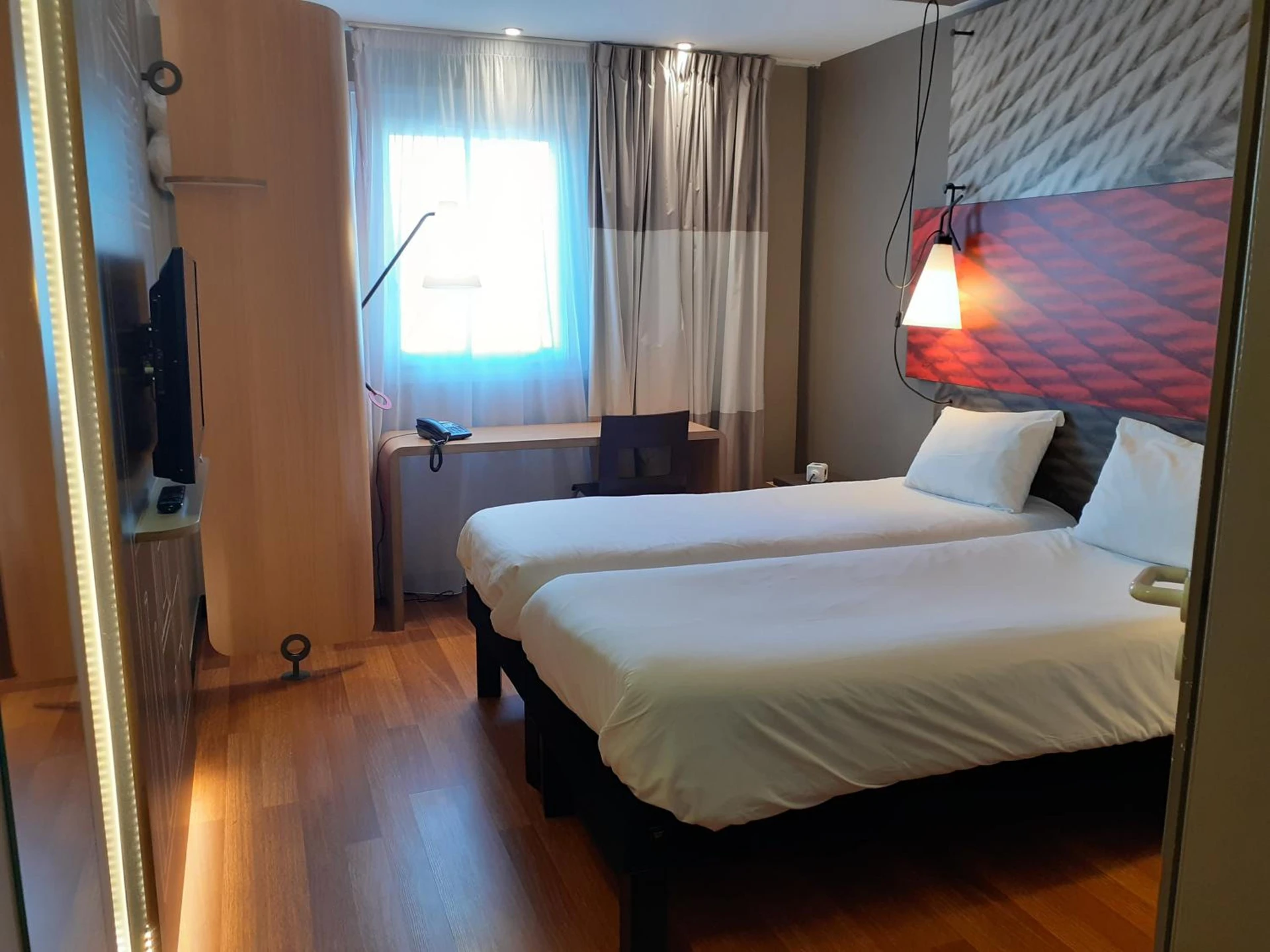 Chambre disponible pour un séminaire d'entreprise à ibis Dole Sud Choisey - Dole