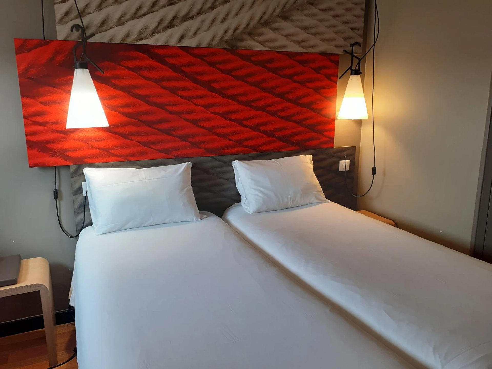 Magnifique chambre pour un séminaire d'entreprise à ibis Dole Sud Choisey - Dole