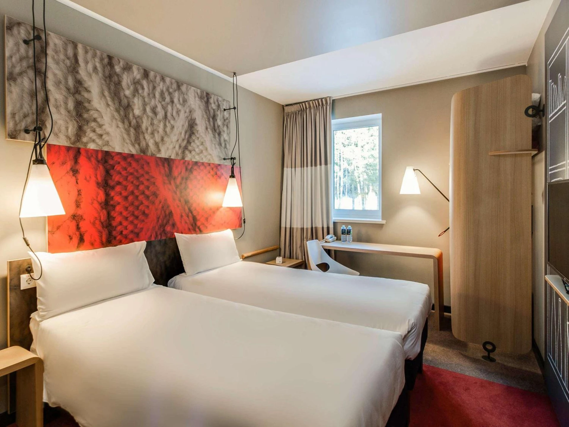 Magnifique chambre pour un séminaire d'entreprise à ibis Epernay Centre Ville - Épernay