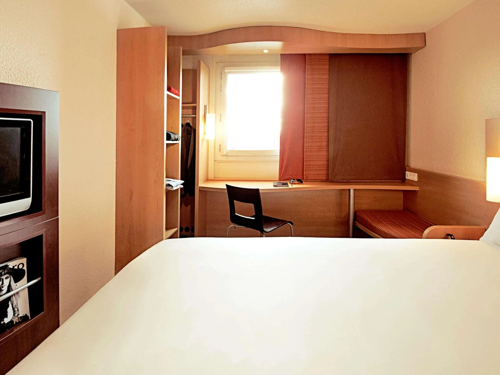 Magnifique chambre pour un séminaire d'entreprise à ibis Etampes - Étampes
