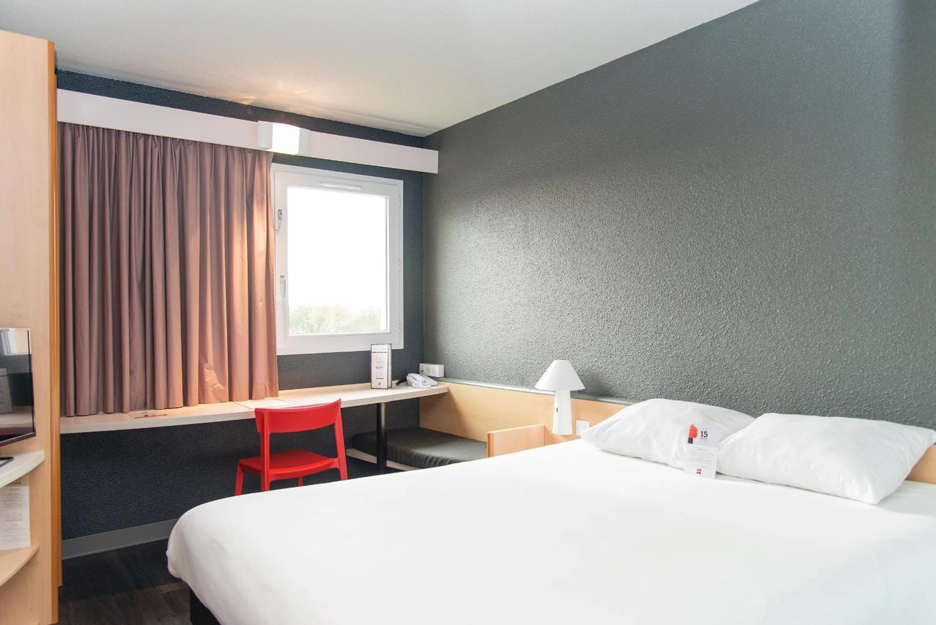 Chambre disponible pour un séminaire d'entreprise à ibis Falaise Coeur de Normandie - Falaise