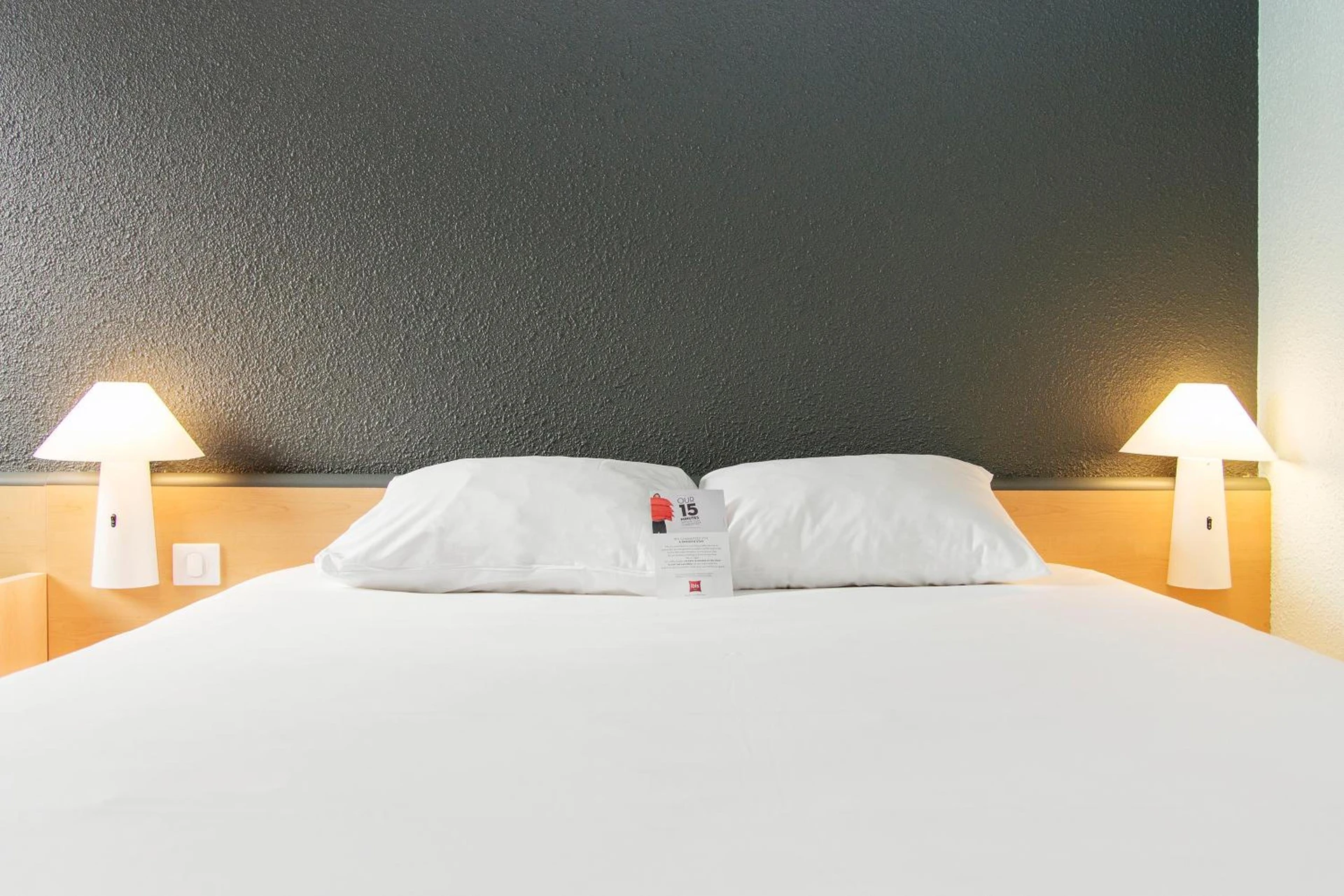 Chambre disponible pour un séminaire d'entreprise à ibis Falaise Coeur de Normandie - Falaise