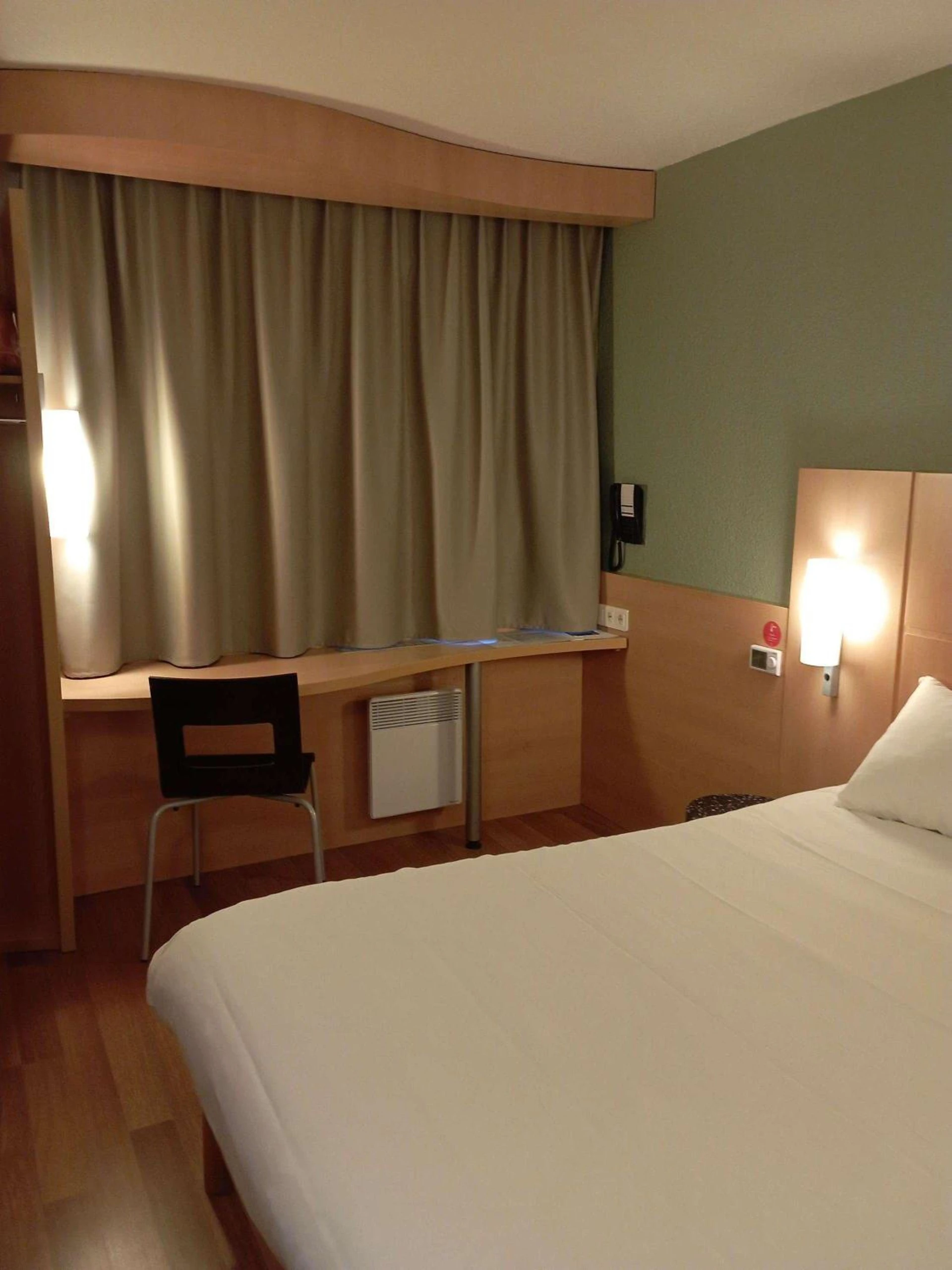 Chambre disponible pour un séminaire d'entreprise à ibis les Etangs des Moines - Fourmies