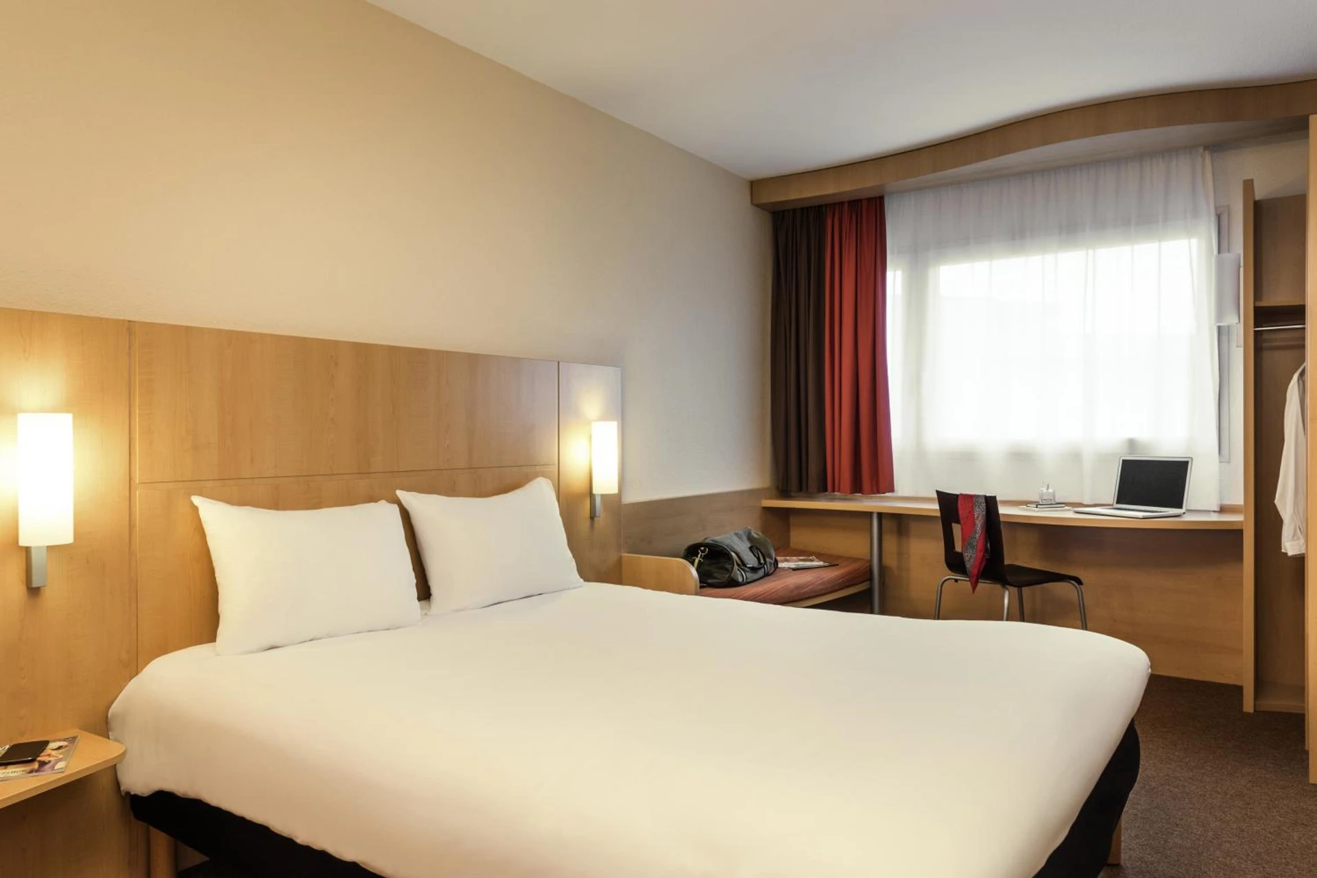 Chambre disponible pour un séminaire d'entreprise à ibis Gap Centre - Gap