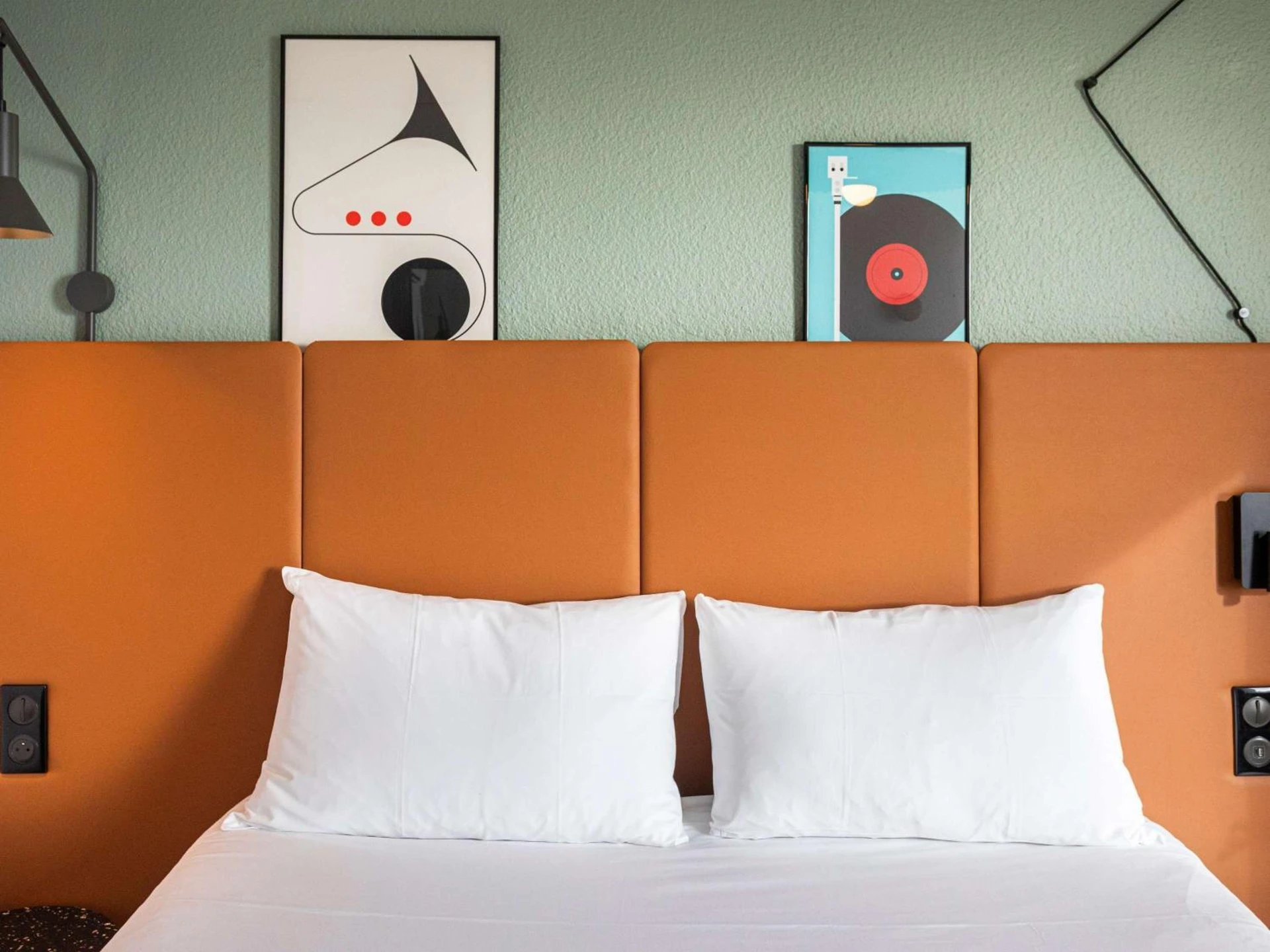 Chambre disponible pour un séminaire d'entreprise à ibis Granville Port De Plaisance - Granville