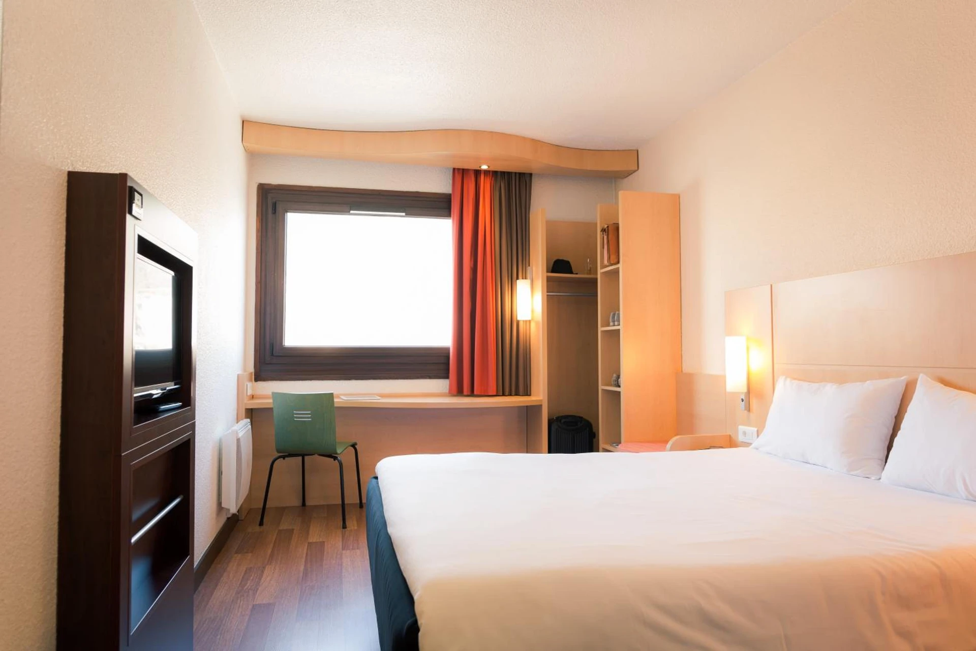 Chambre disponible pour un séminaire d'entreprise à ibis Grenoble Gare - Grenoble