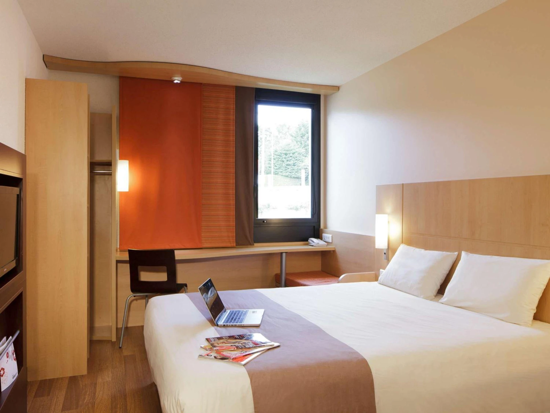 Chambre disponible pour un séminaire d'entreprise à Hôtel ibis Guingamp Cœur de Bretagne - Ploumagoar