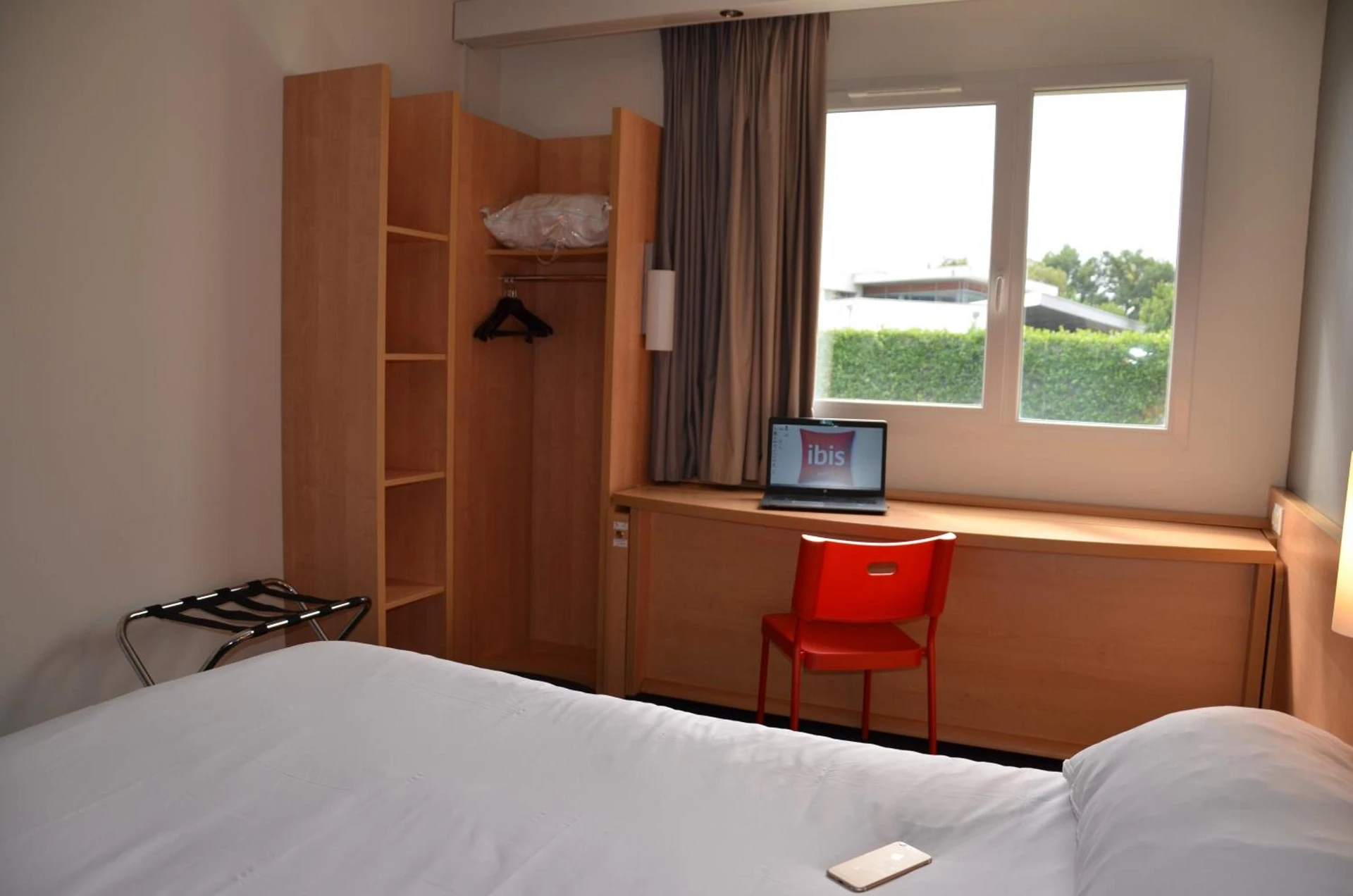 Chambre disponible pour un séminaire d'entreprise à ibis Issoire - Issoire