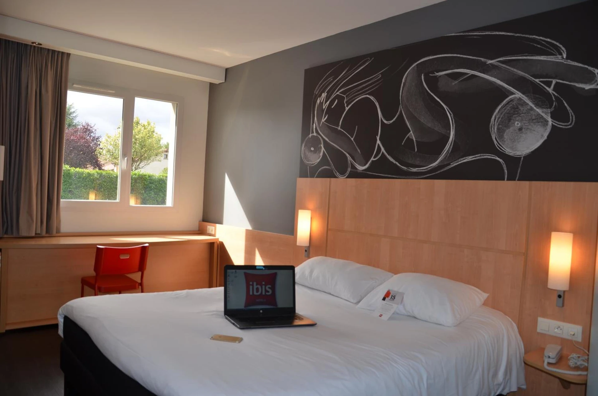 Chambre disponible pour un séminaire d'entreprise à ibis Issoire - Issoire