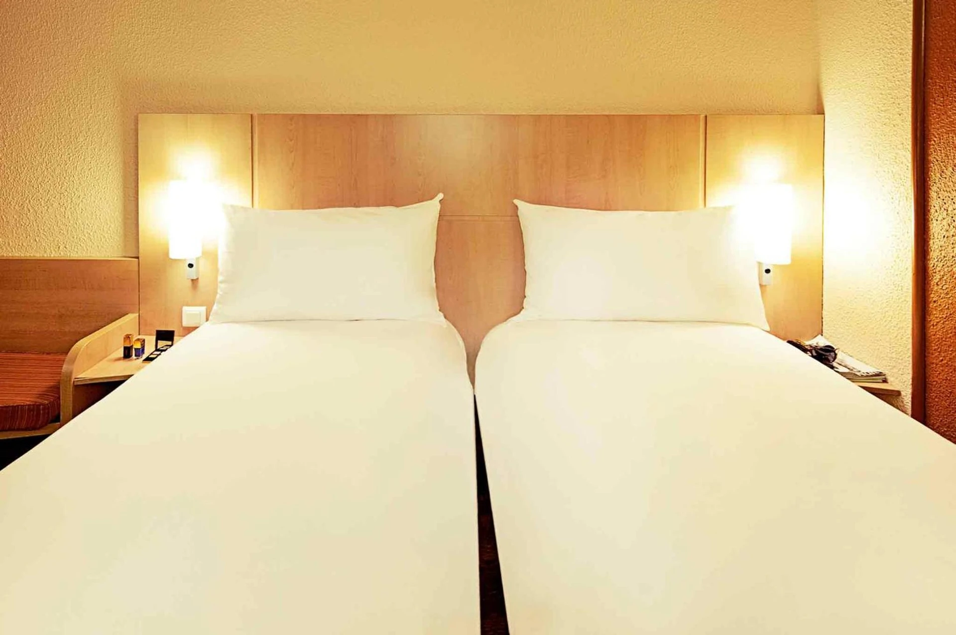 Chambre disponible pour un séminaire d'entreprise à ibis Issoire - Issoire