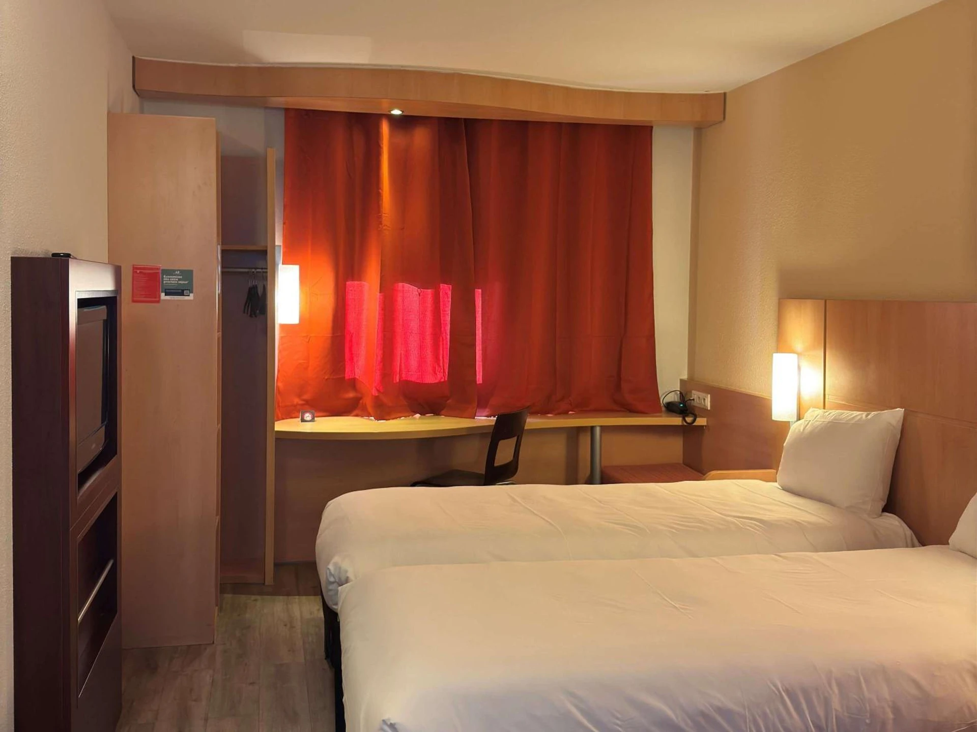 Chambre disponible pour un séminaire d'entreprise à ibis Istres Trigance - Istres
