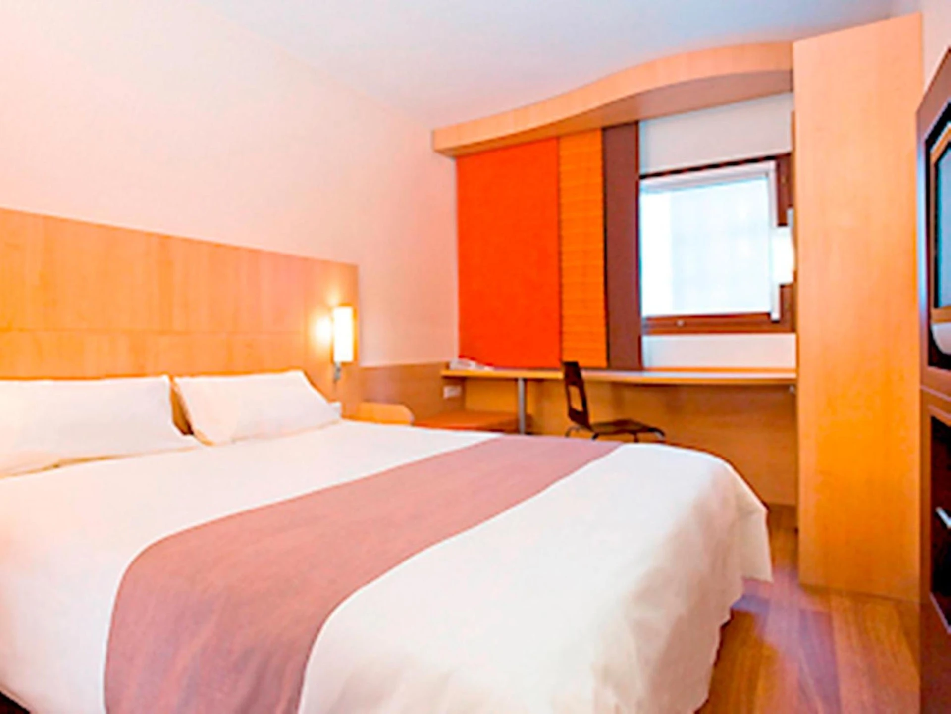 Chambre disponible pour un séminaire d'entreprise à ibis Istres Trigance - Istres