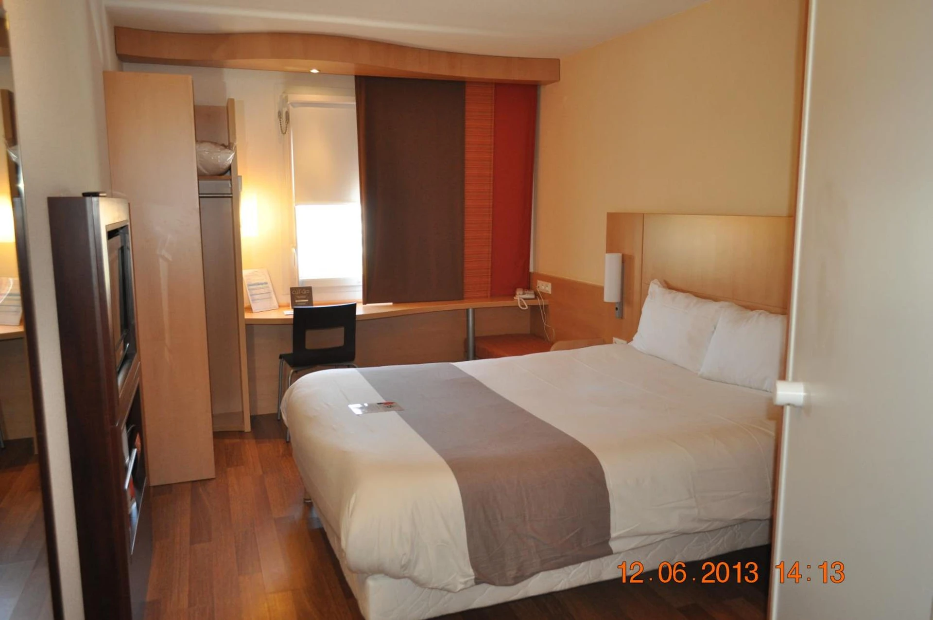 Magnifique chambre pour un séminaire d'entreprise à ibis Istres Trigance - Istres