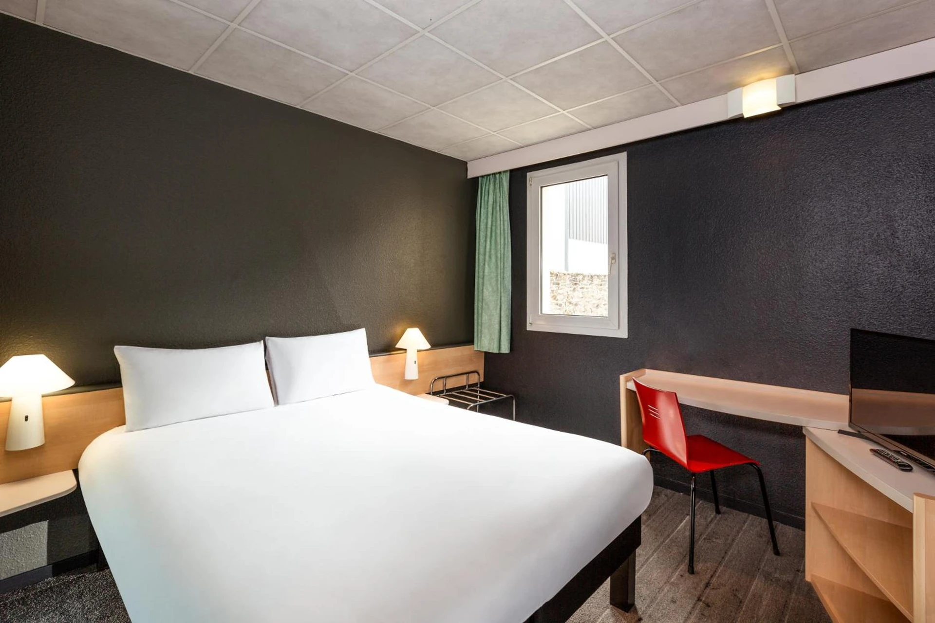 Chambre disponible pour un séminaire d'entreprise à ibis Lannion - Lannion