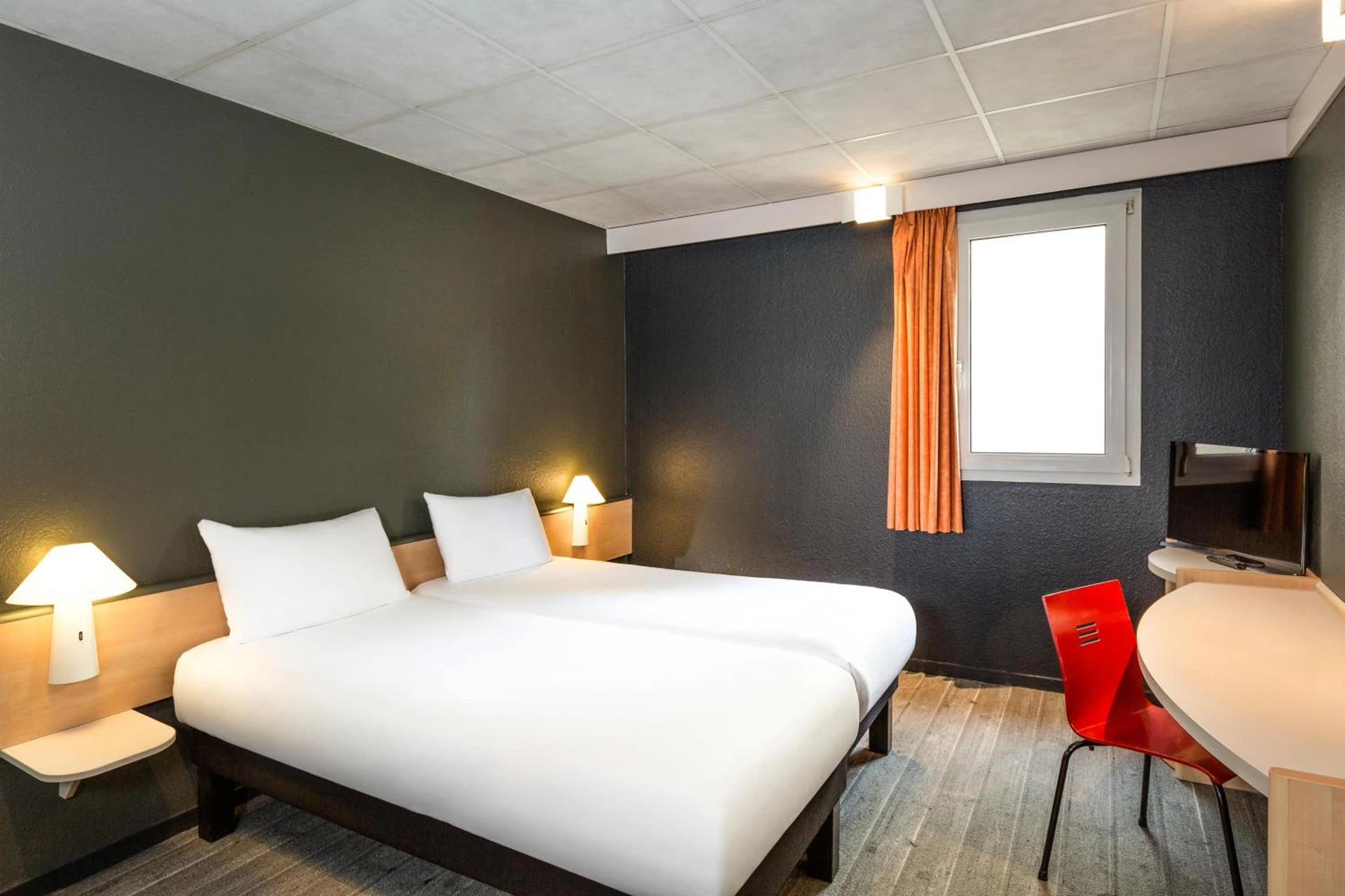 Chambre disponible pour un séminaire d'entreprise à ibis Lannion - Lannion