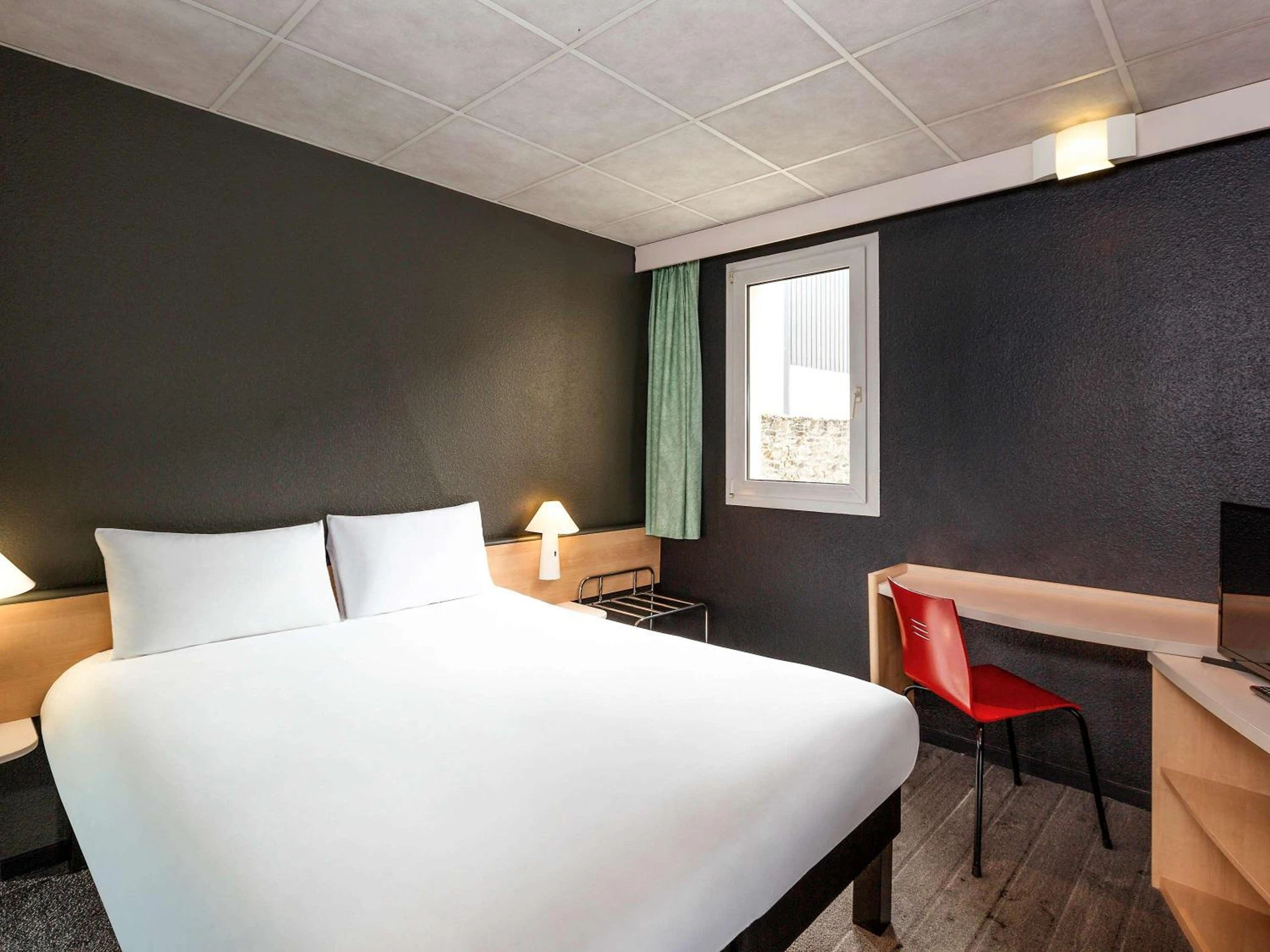 Chambre disponible pour un séminaire d'entreprise à ibis Lannion - Lannion