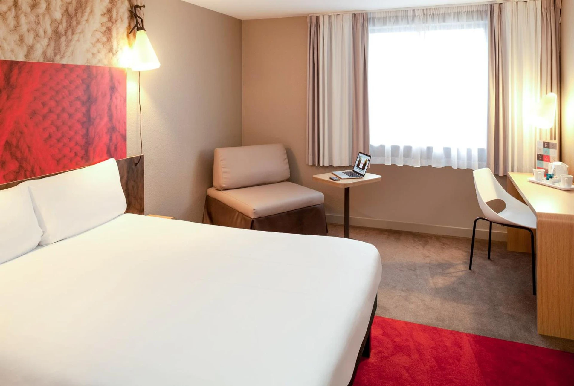 Chambre disponible pour un séminaire d'entreprise à ibis Paris Le Bourget - La Courneuve