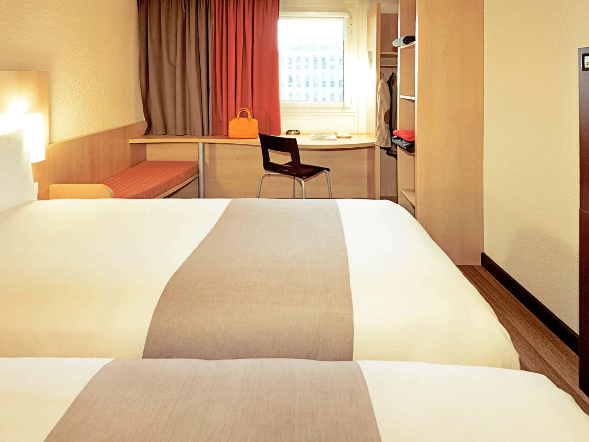 Magnifique chambre pour un séminaire d'entreprise à ibis Le Puy-en-Velay Centre - Le Puy-en-Velay