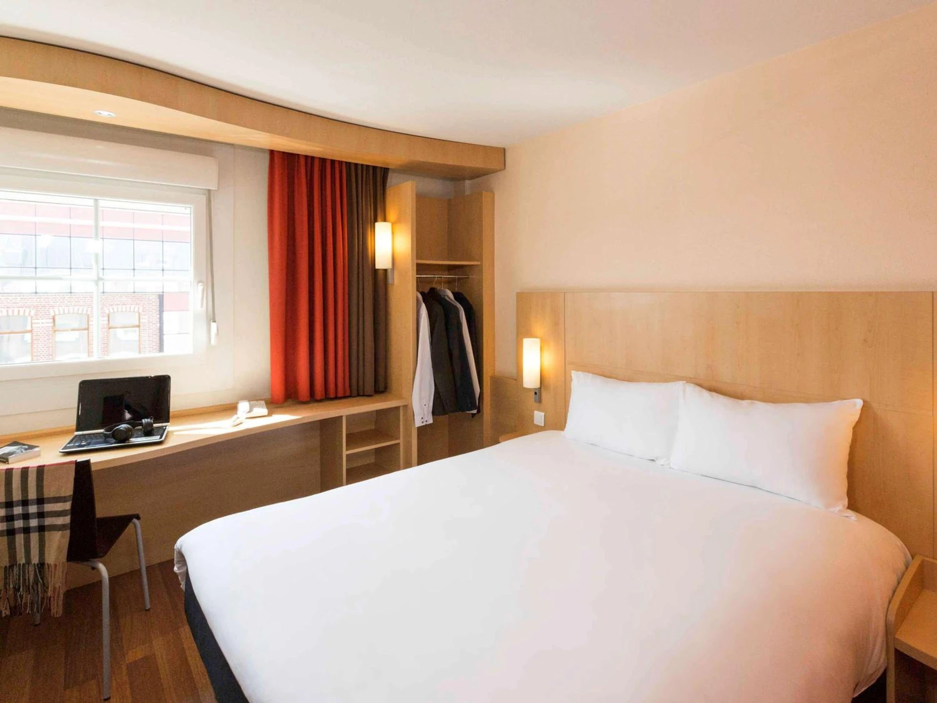 Magnifique chambre pour un séminaire d'entreprise à ibis Lille Lomme Centre - Lomme