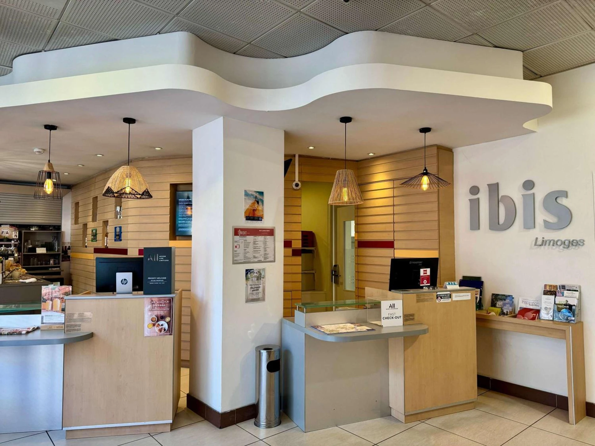 Ambiance de travail pour séminaire d'entreprise à ibis Limoges Centre - Limoges
