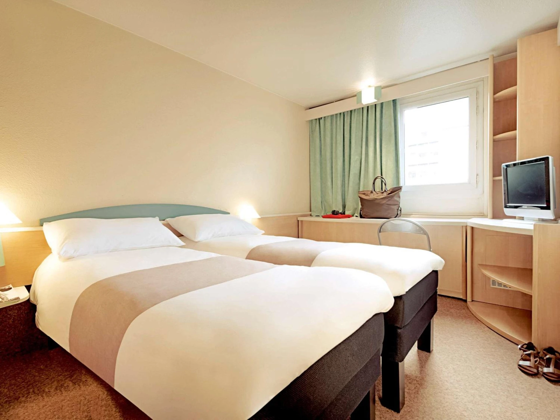 Chambre disponible pour un séminaire d'entreprise à ibis Loriol Le Pouzin - Le Pouzin