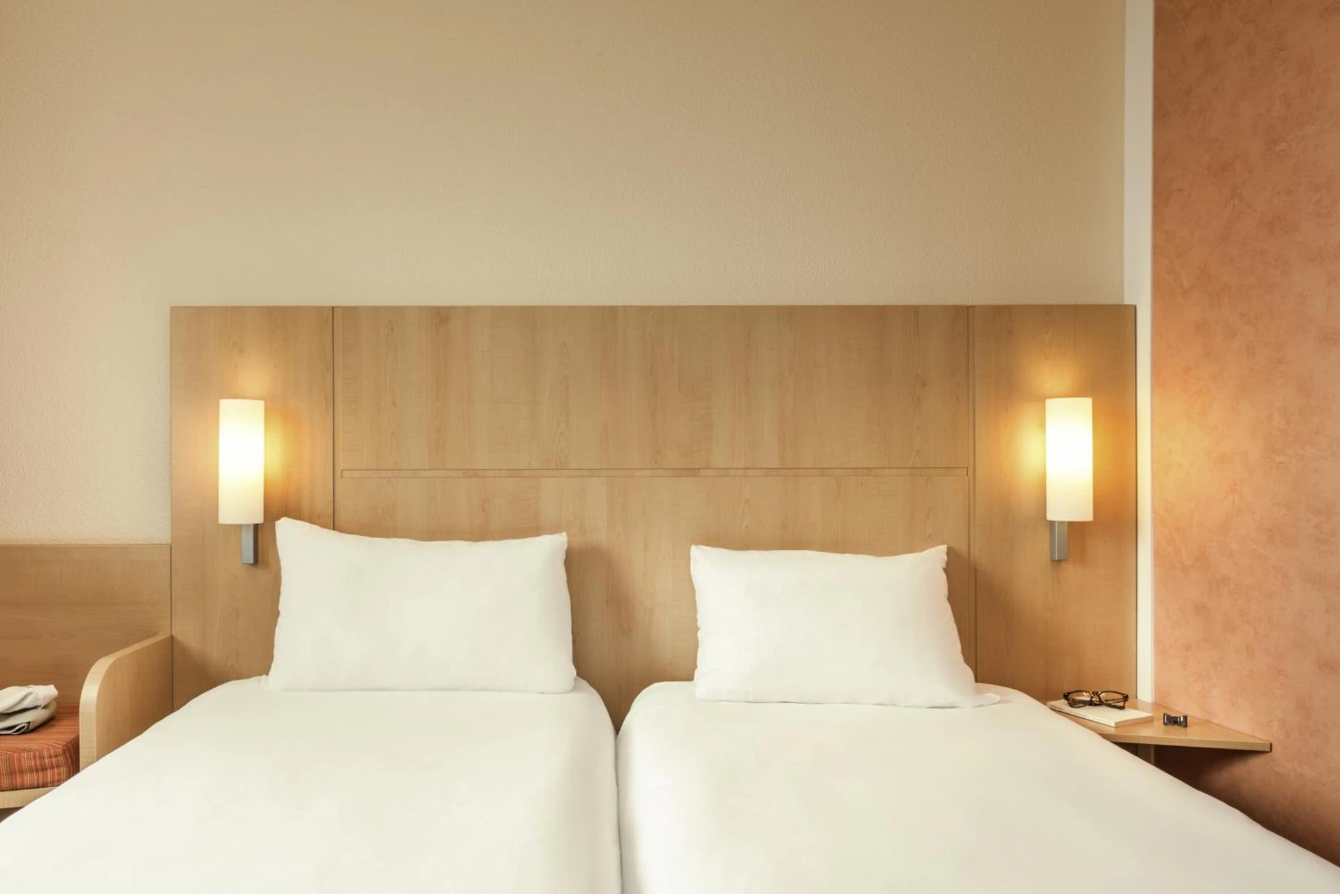 Chambre disponible pour un séminaire d'entreprise à ibis Loriol Le Pouzin - Le Pouzin