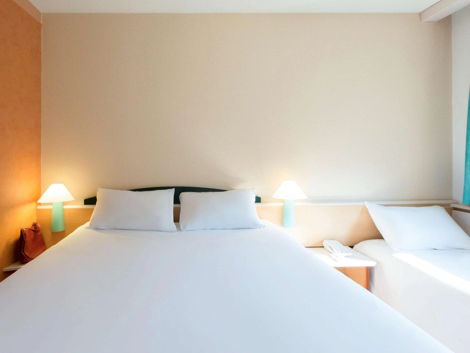 Magnifique chambre pour un séminaire d'entreprise à ibis Lyon Est Bron - Bron