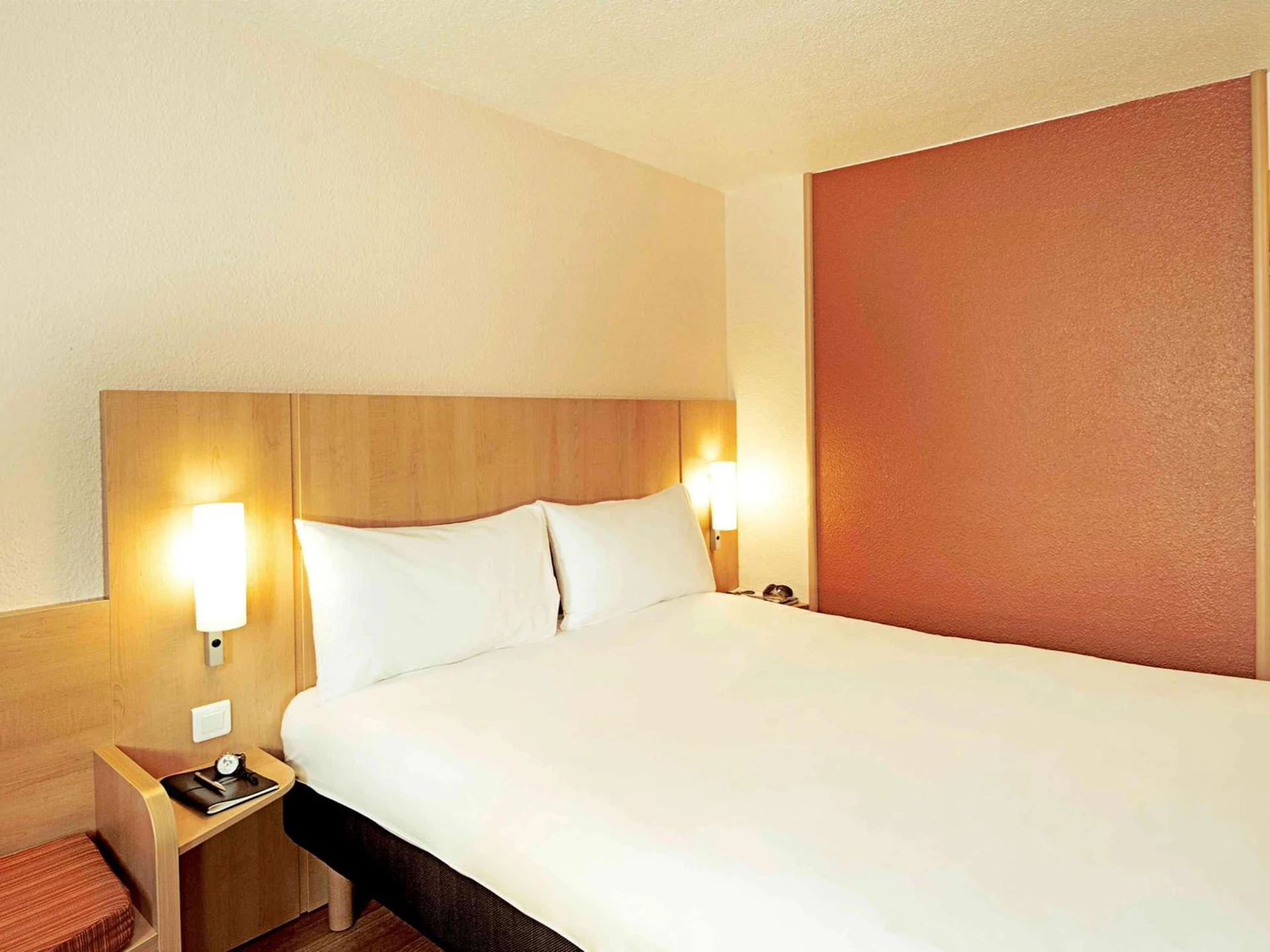 Magnifique chambre pour un séminaire d'entreprise à ibis Marseille Centre Gare Saint Charles - Marseille